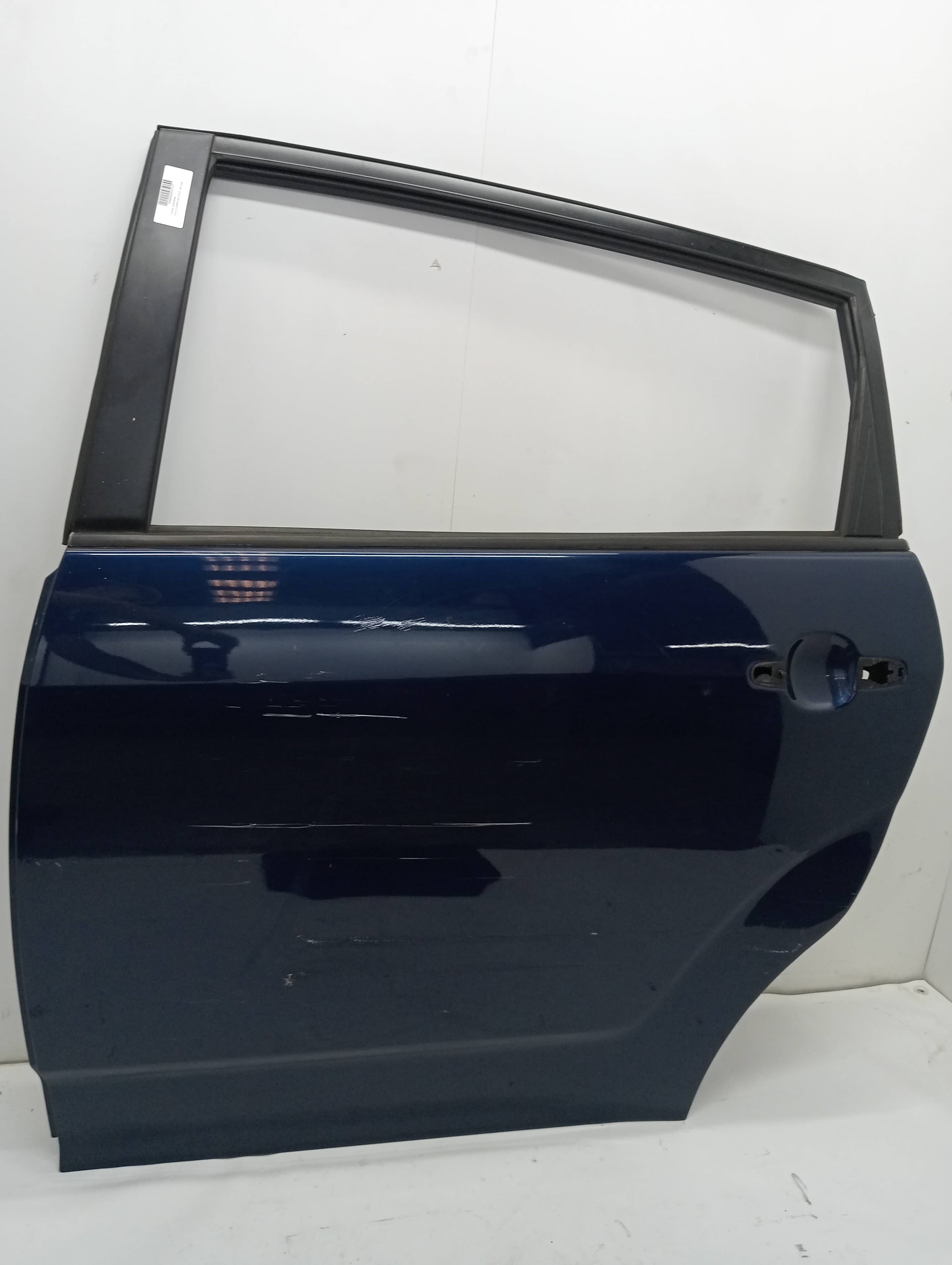 Puerta trasera izquierda TOYOTA COROLLA VERSO (R1)