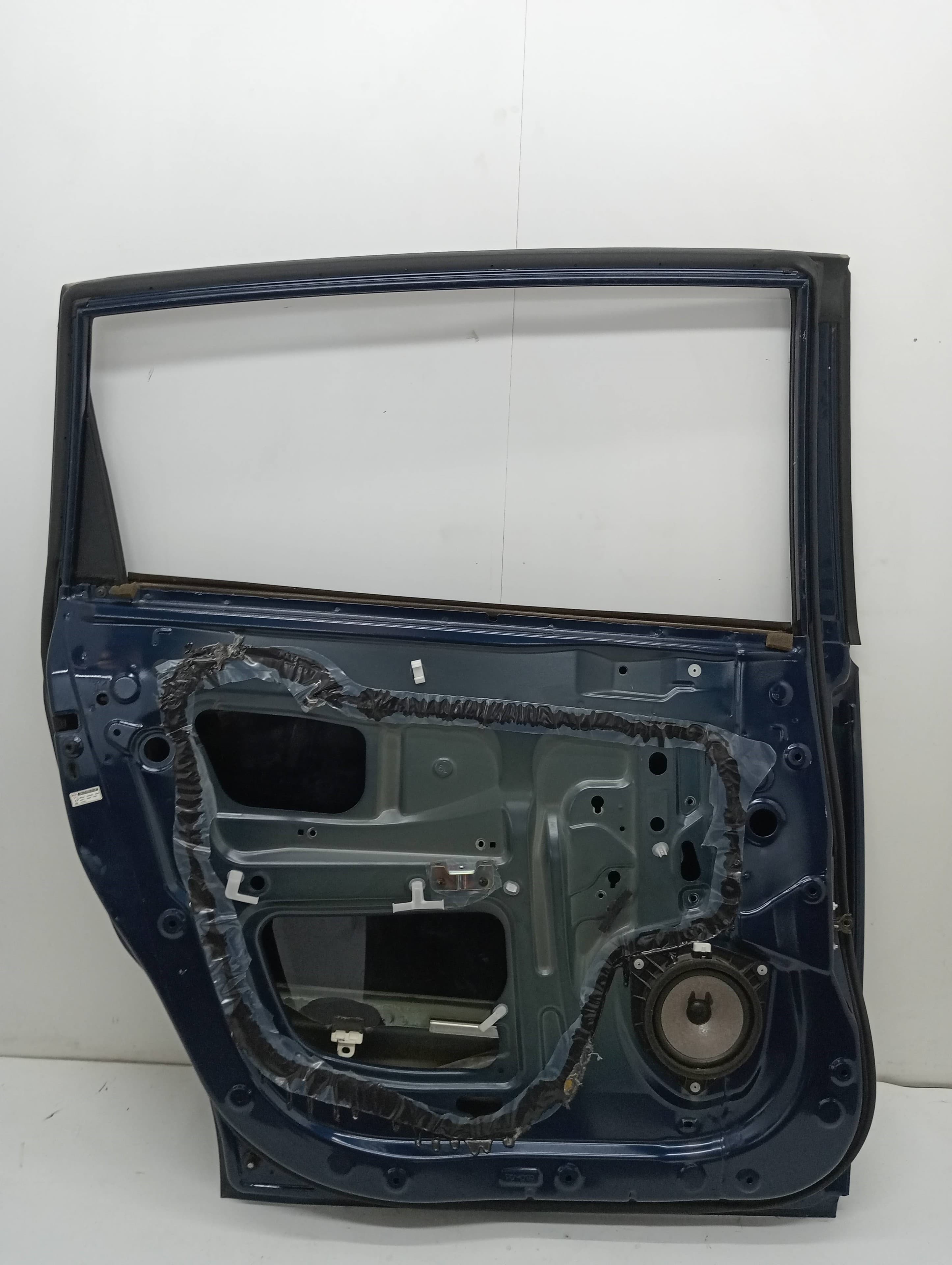 Puerta trasera izquierda TOYOTA COROLLA VERSO (R1) 2