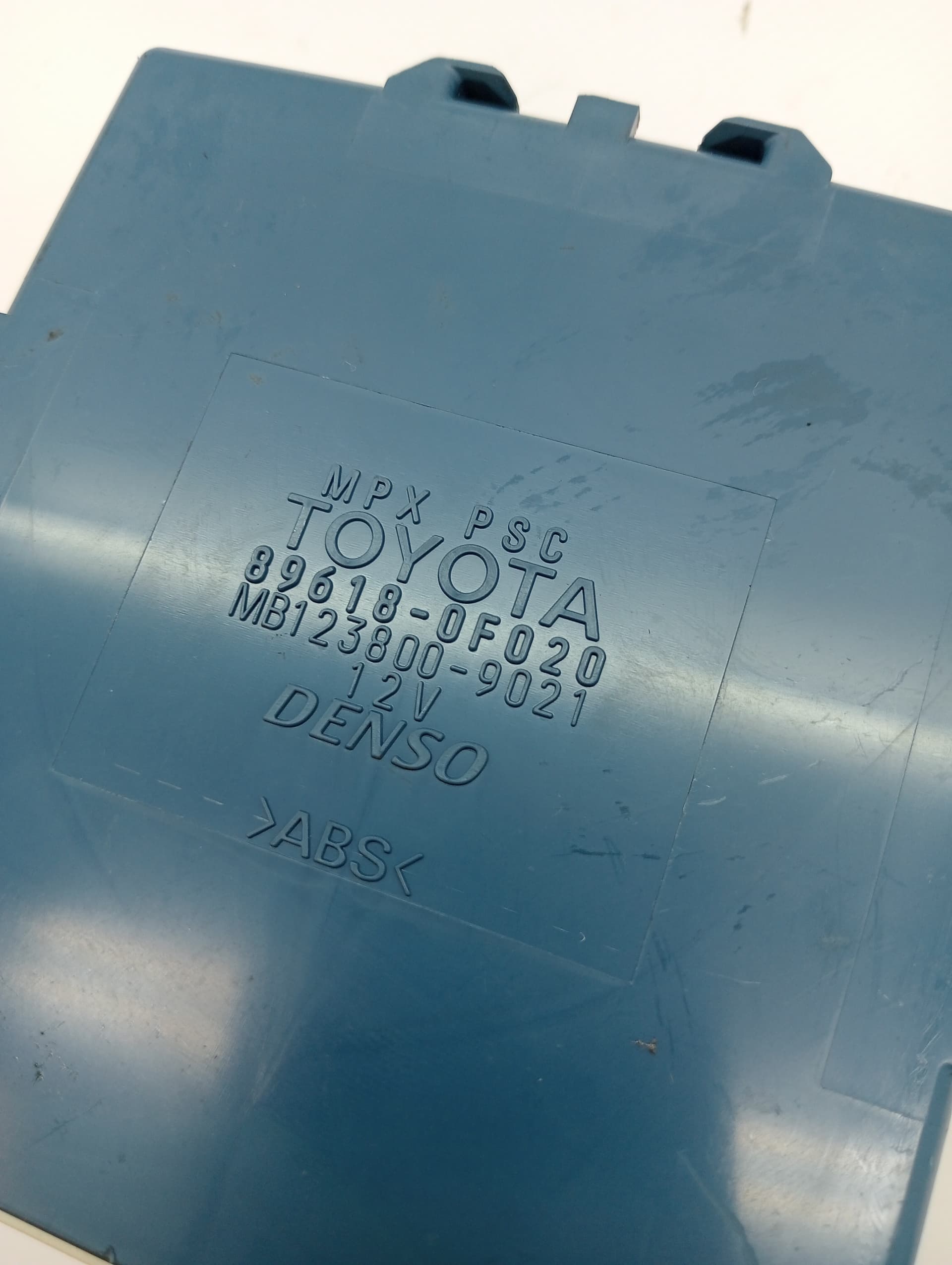 Caja reles / fusibles TOYOTA COROLLA VERSO (R1) 2
