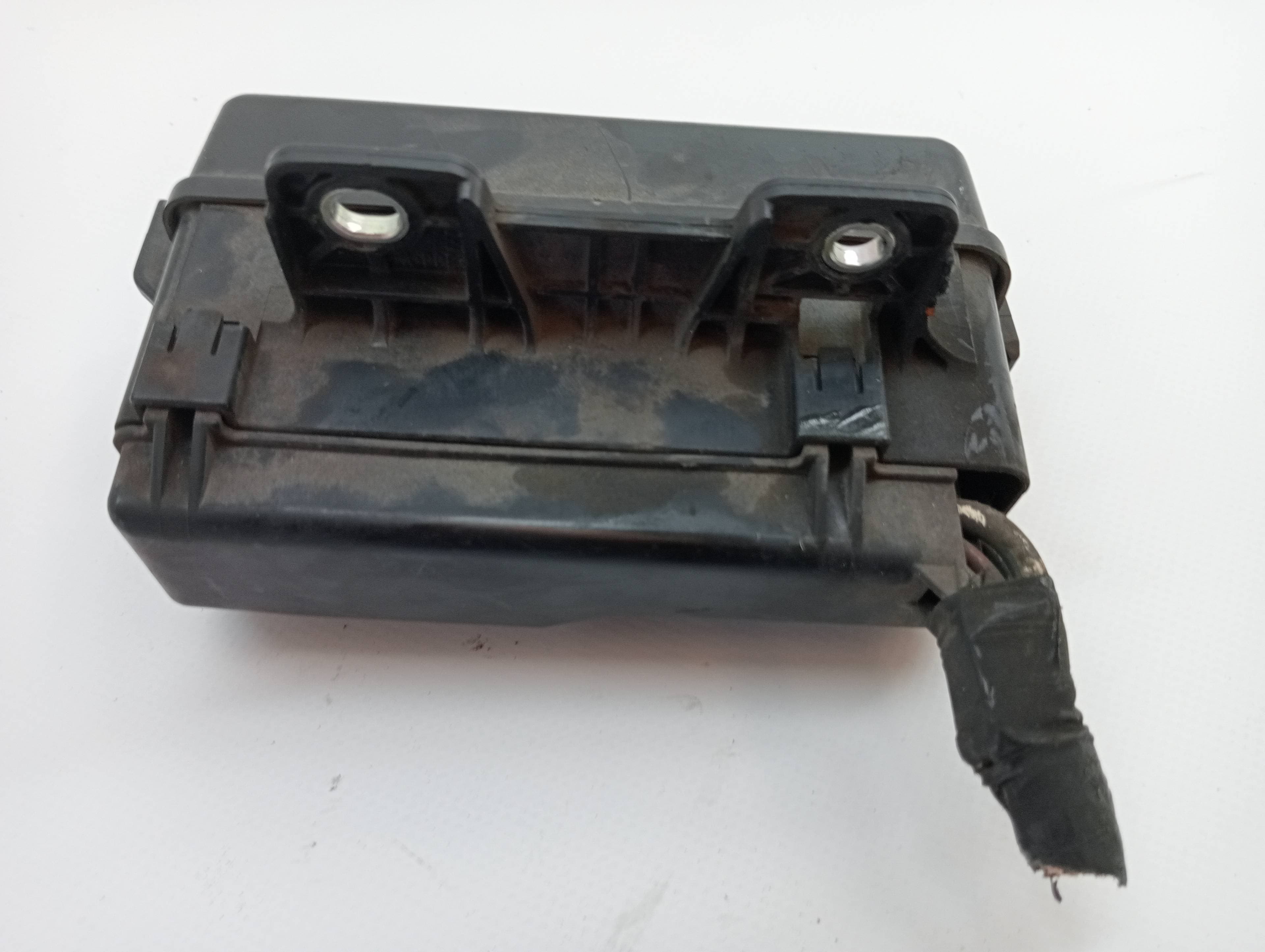 Caja reles / fusibles TOYOTA COROLLA VERSO (R1)