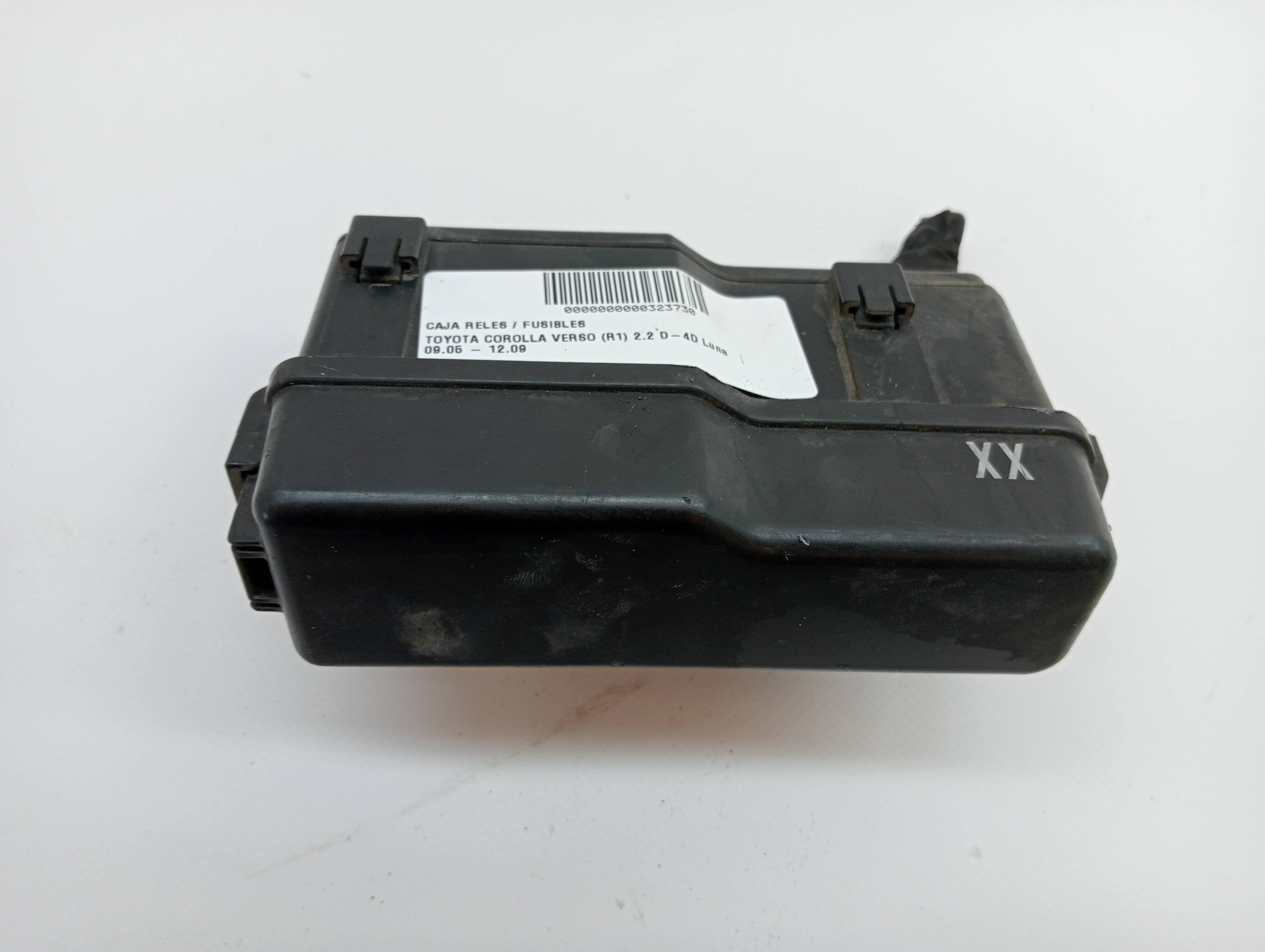 Caja reles / fusibles TOYOTA COROLLA VERSO (R1) 2