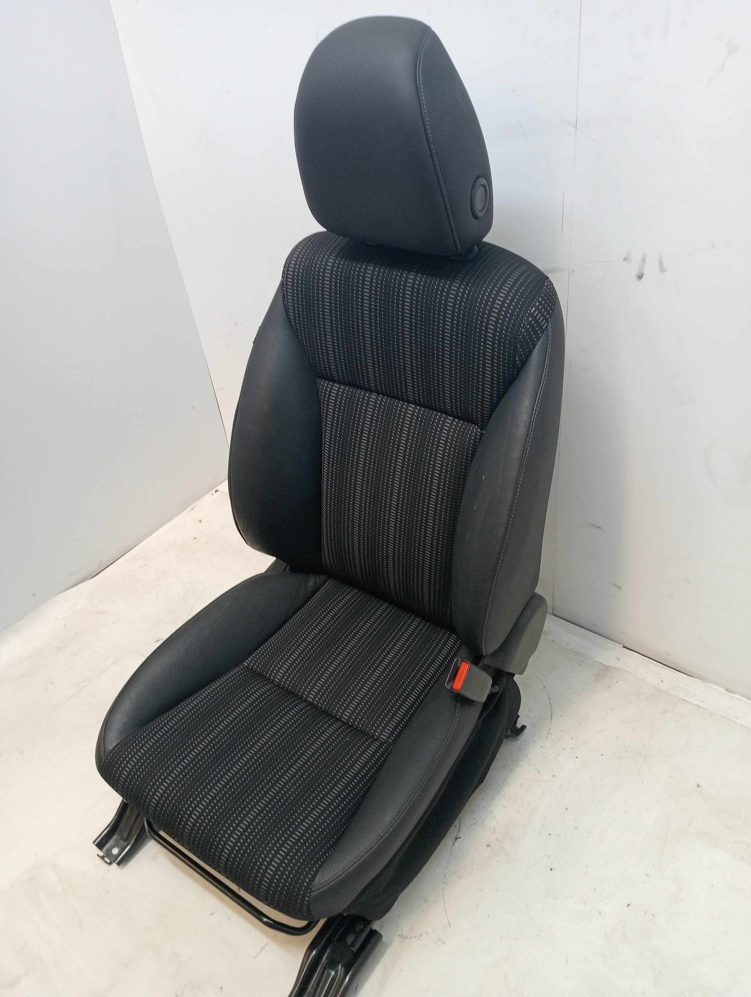 Asiento delantero derecho HONDA HR-V (..)