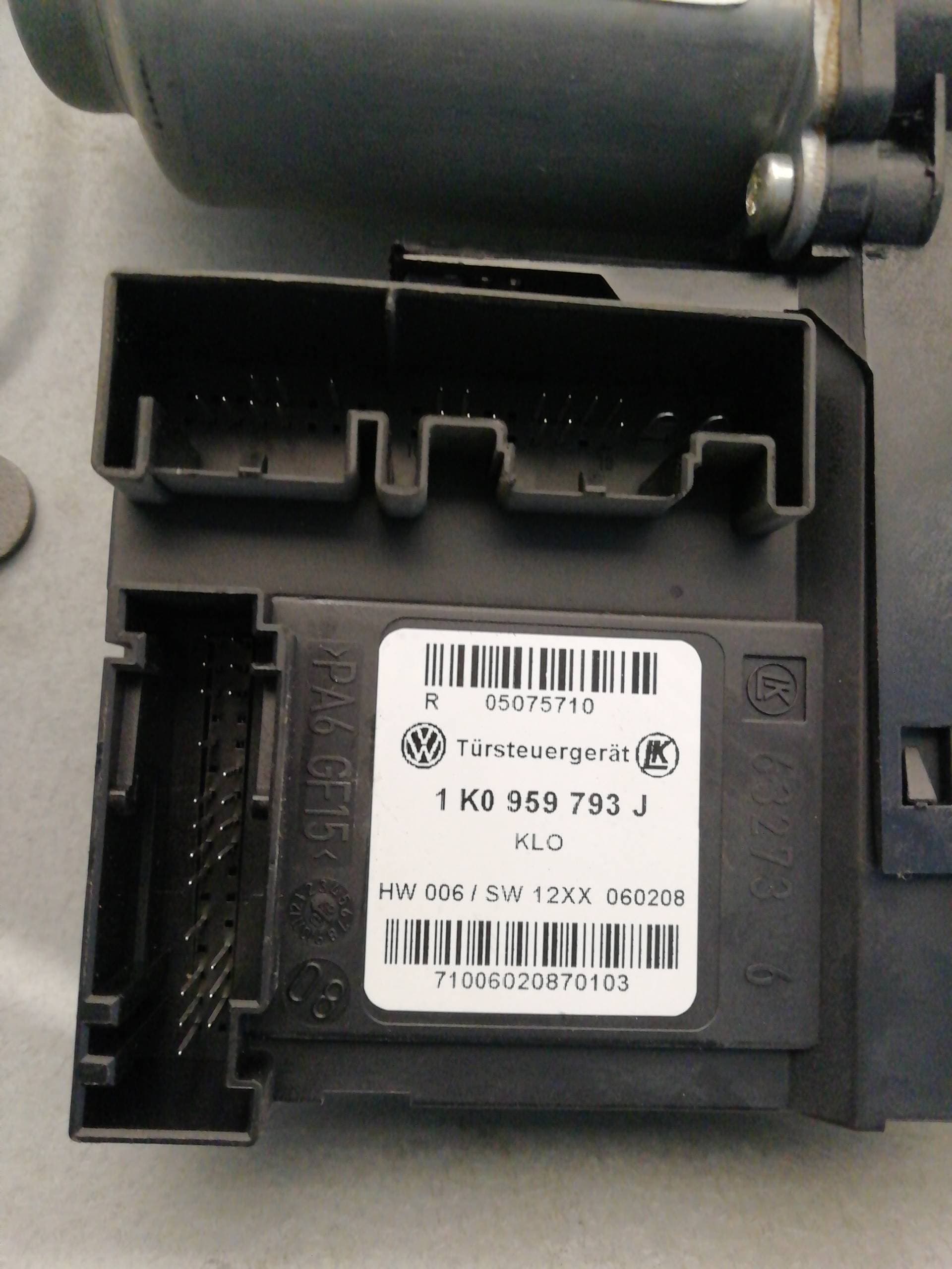 Elevalunas delantero izquierdo VOLKSWAGEN CADDY KA/KB (2K) 3