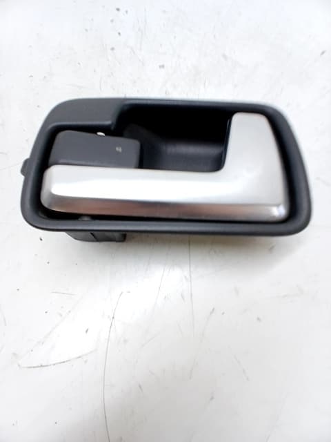 Maneta interior delantera izquierda LAND ROVER DISCOVERY III (L319)