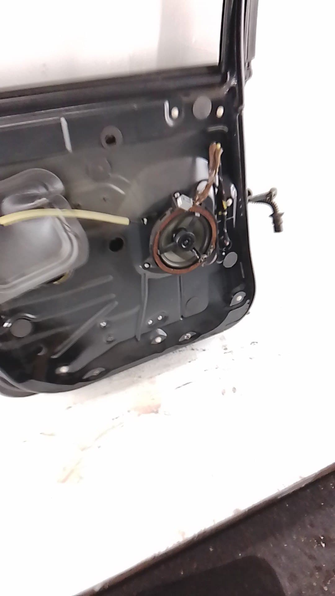 Puerta trasera izquierda VOLVO XC90 2
