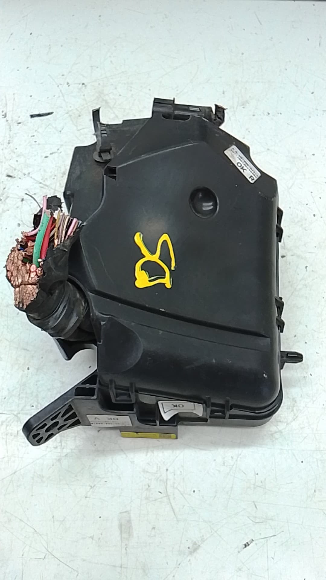 Caja reles / fusibles KIA CARENS 2