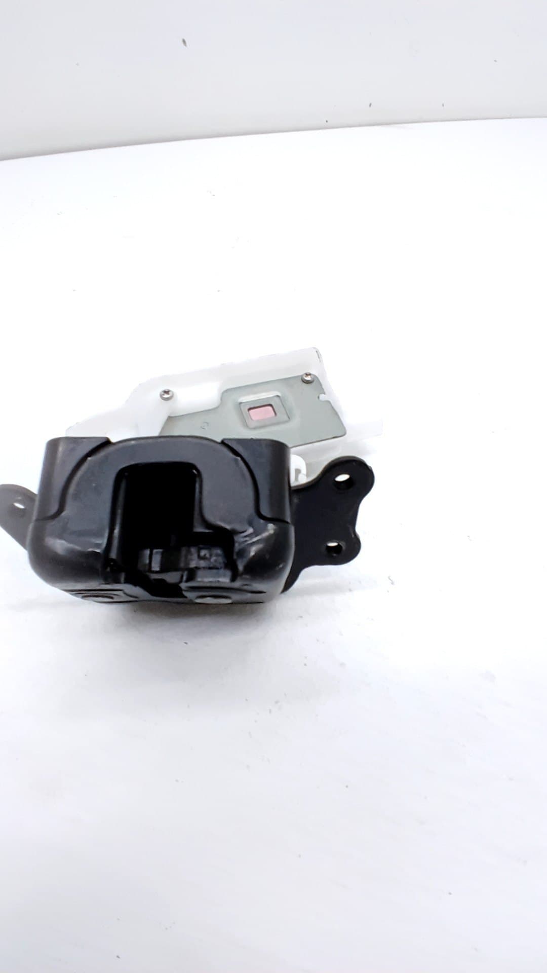 Cerradura maletero / porton TOYOTA YARIS CROSS 3