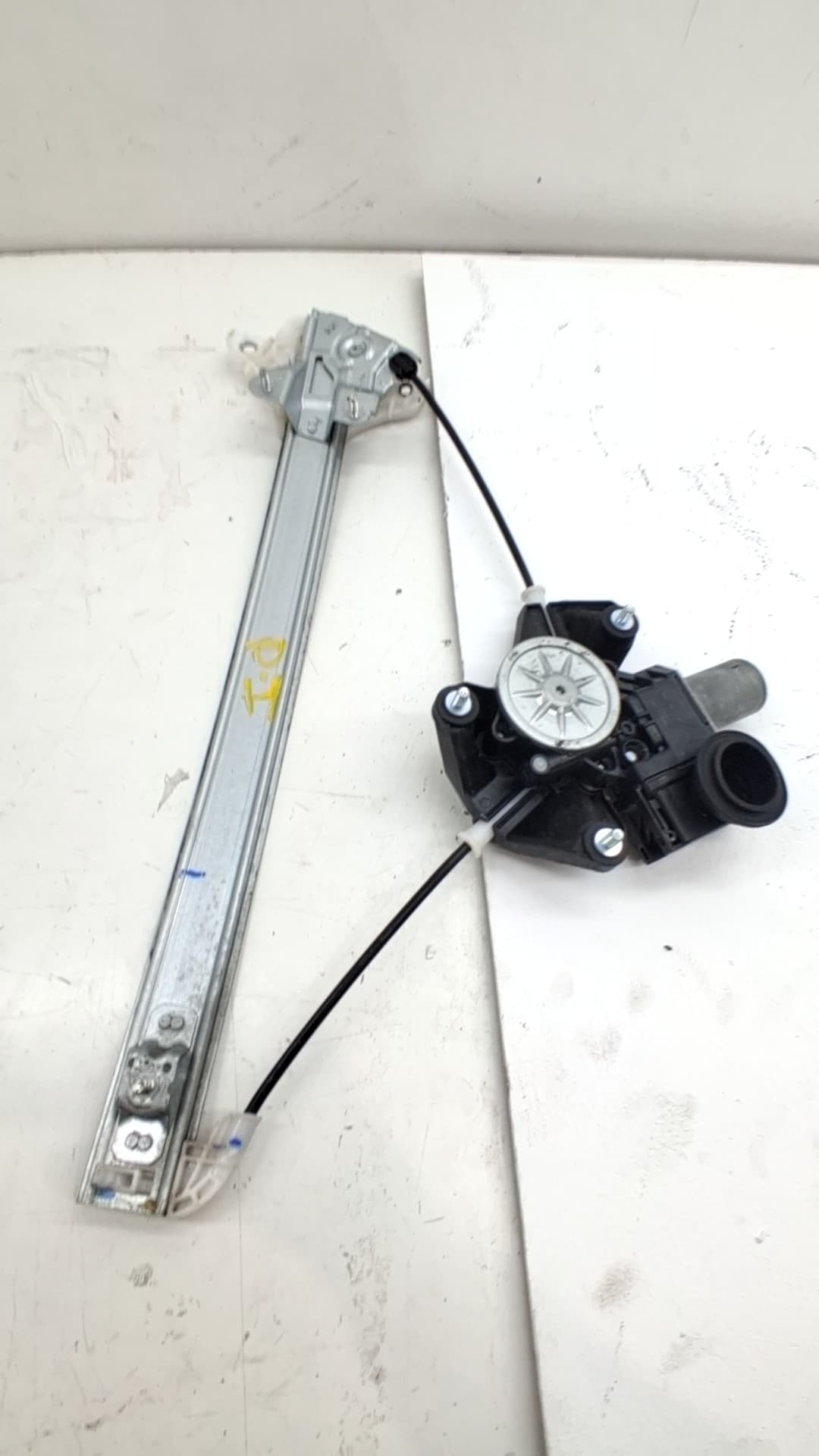 Elevalunas delantero izquierdo TOYOTA YARIS CROSS