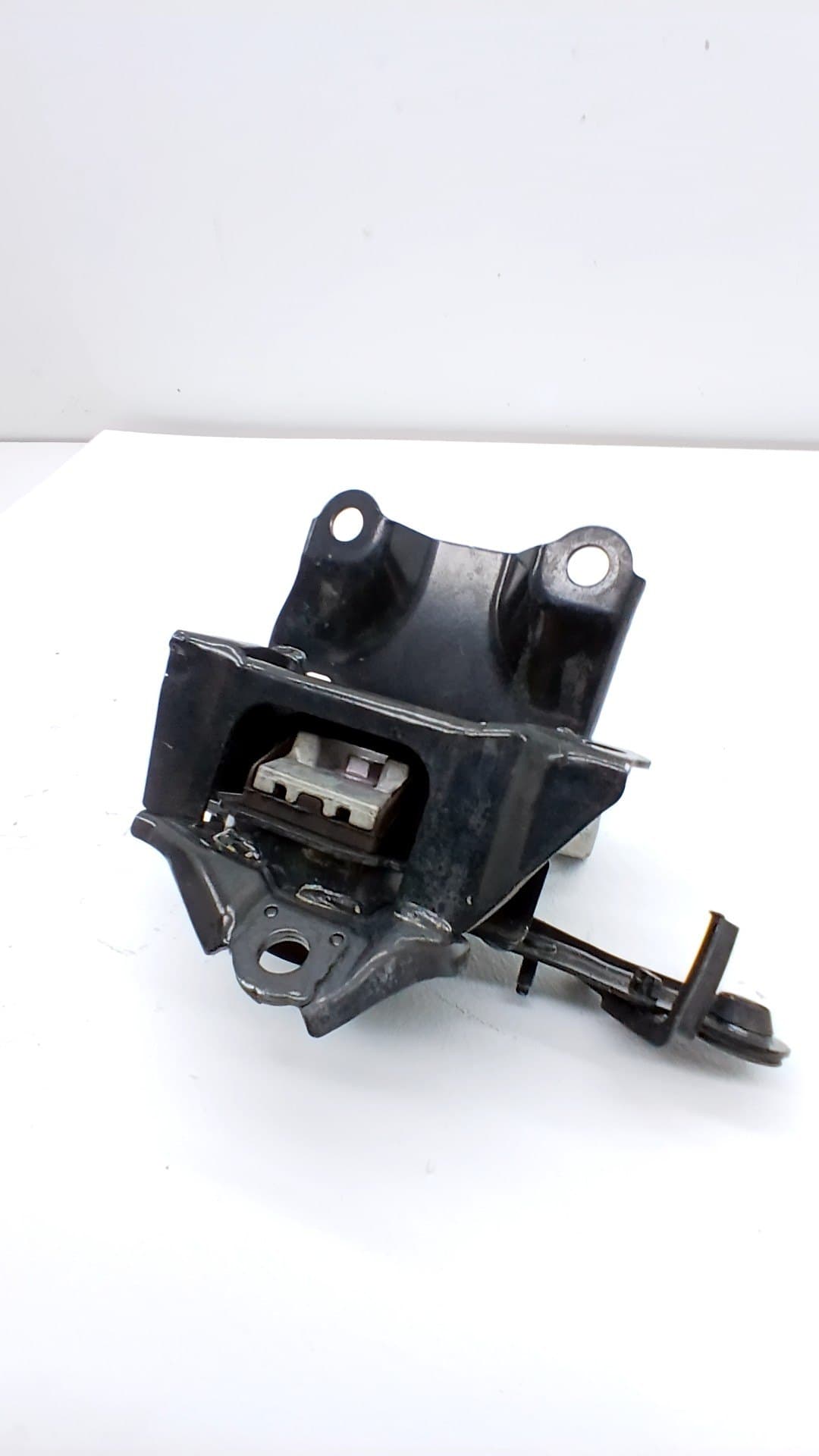 Soporte motor TOYOTA YARIS CROSS 3