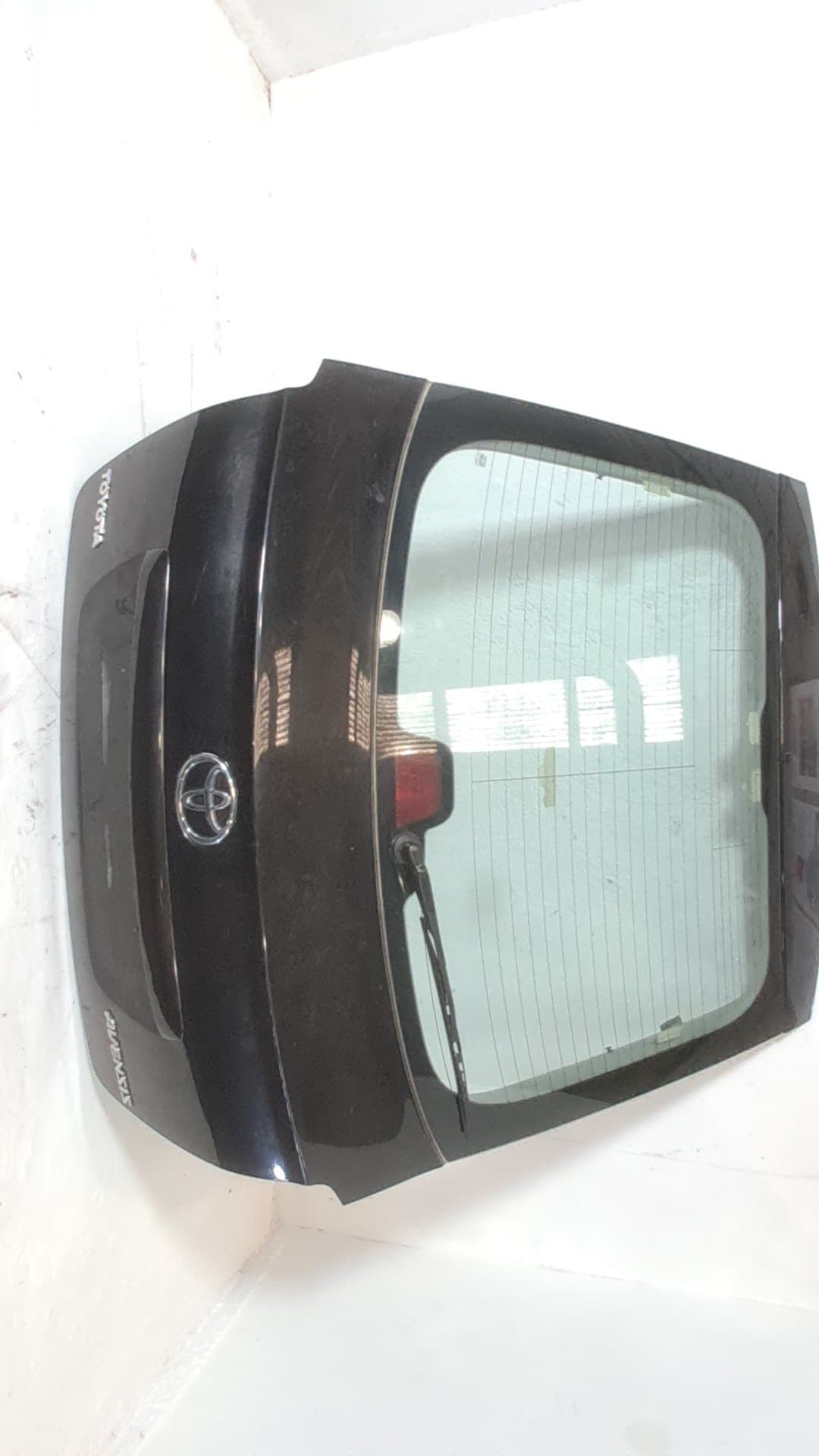 Porton trasero TOYOTA AVENSIS