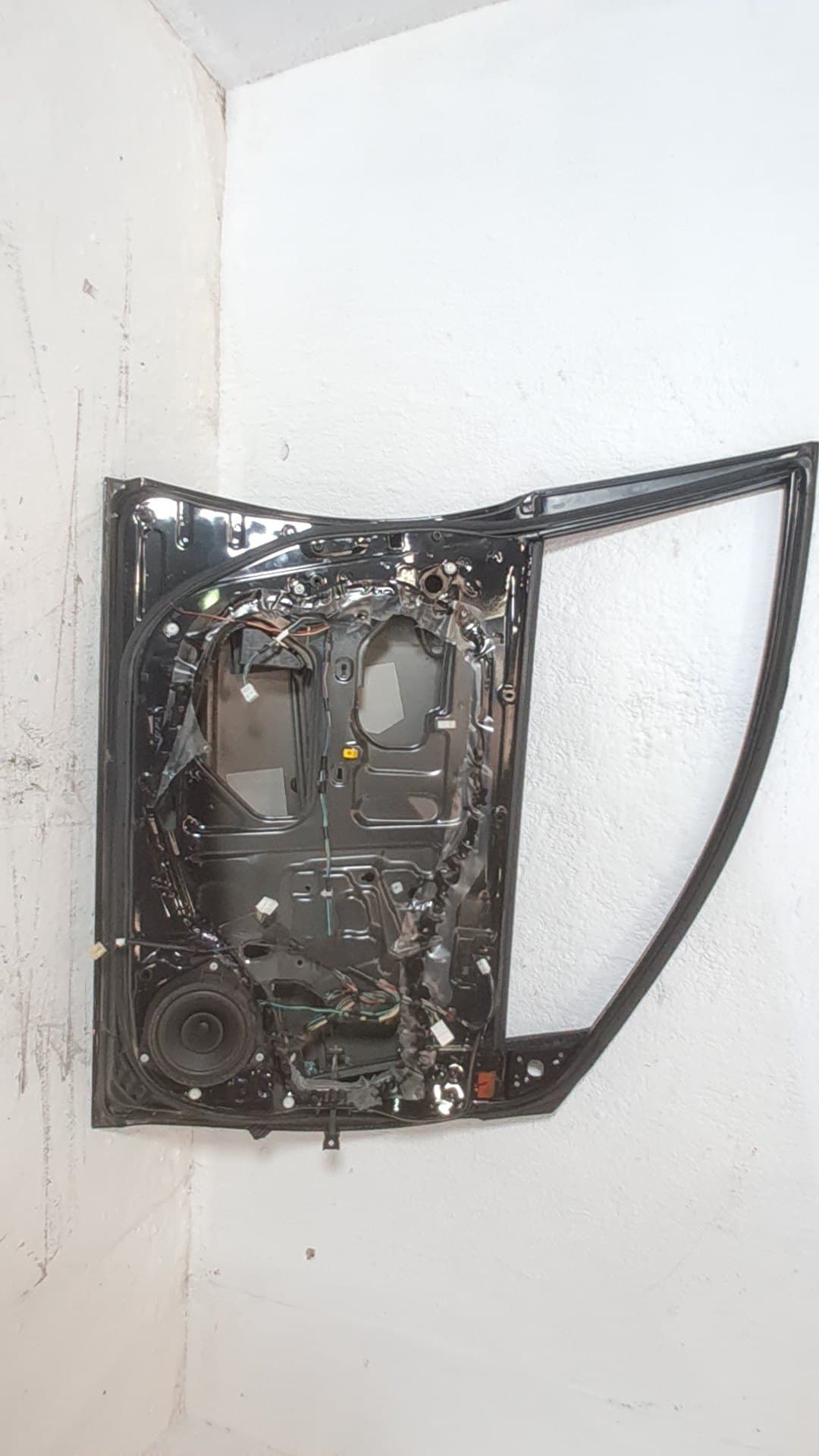 Puerta delantera izquierda TOYOTA AVENSIS 2