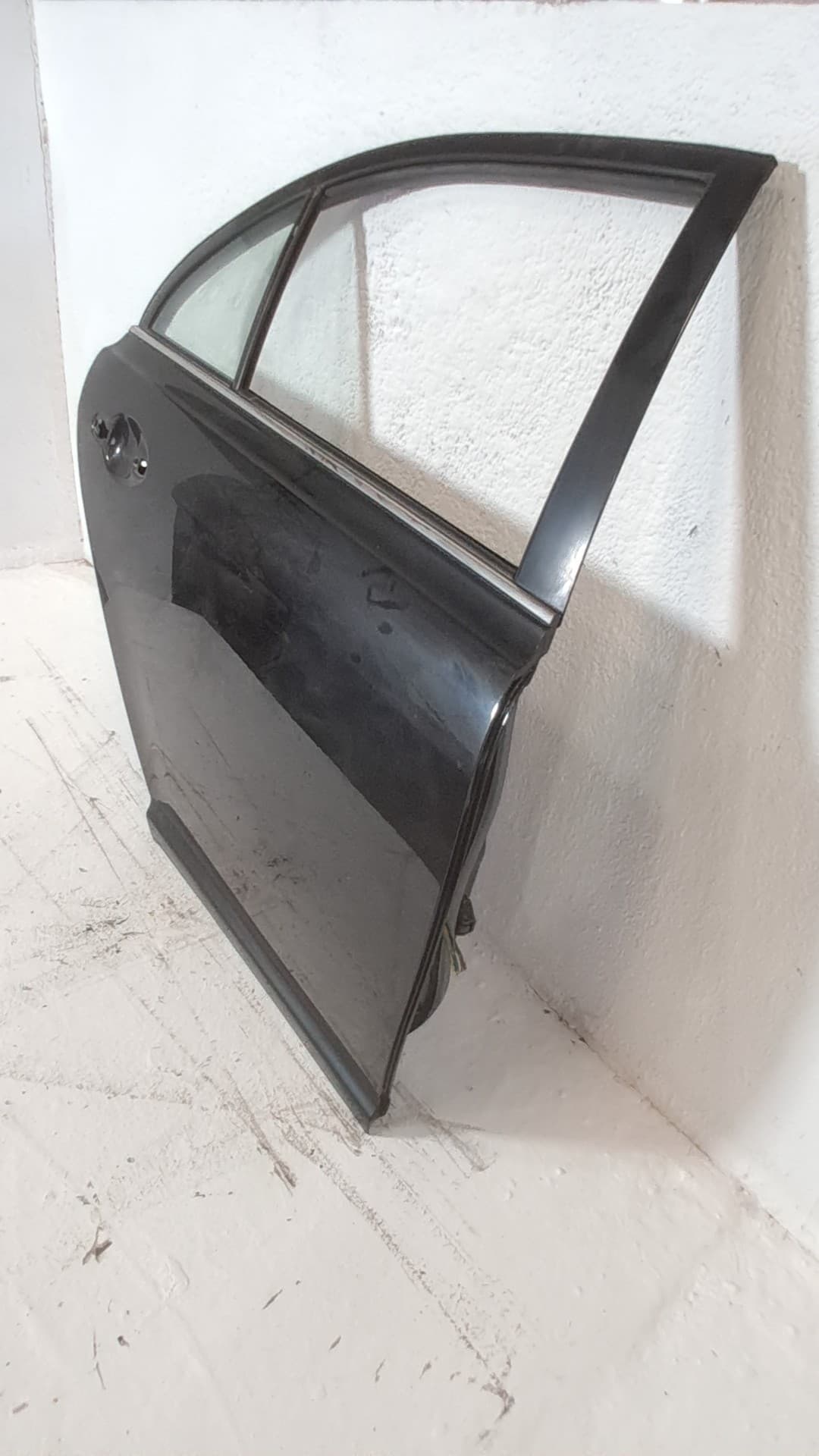 Puerta trasera derecha TOYOTA AVENSIS 4