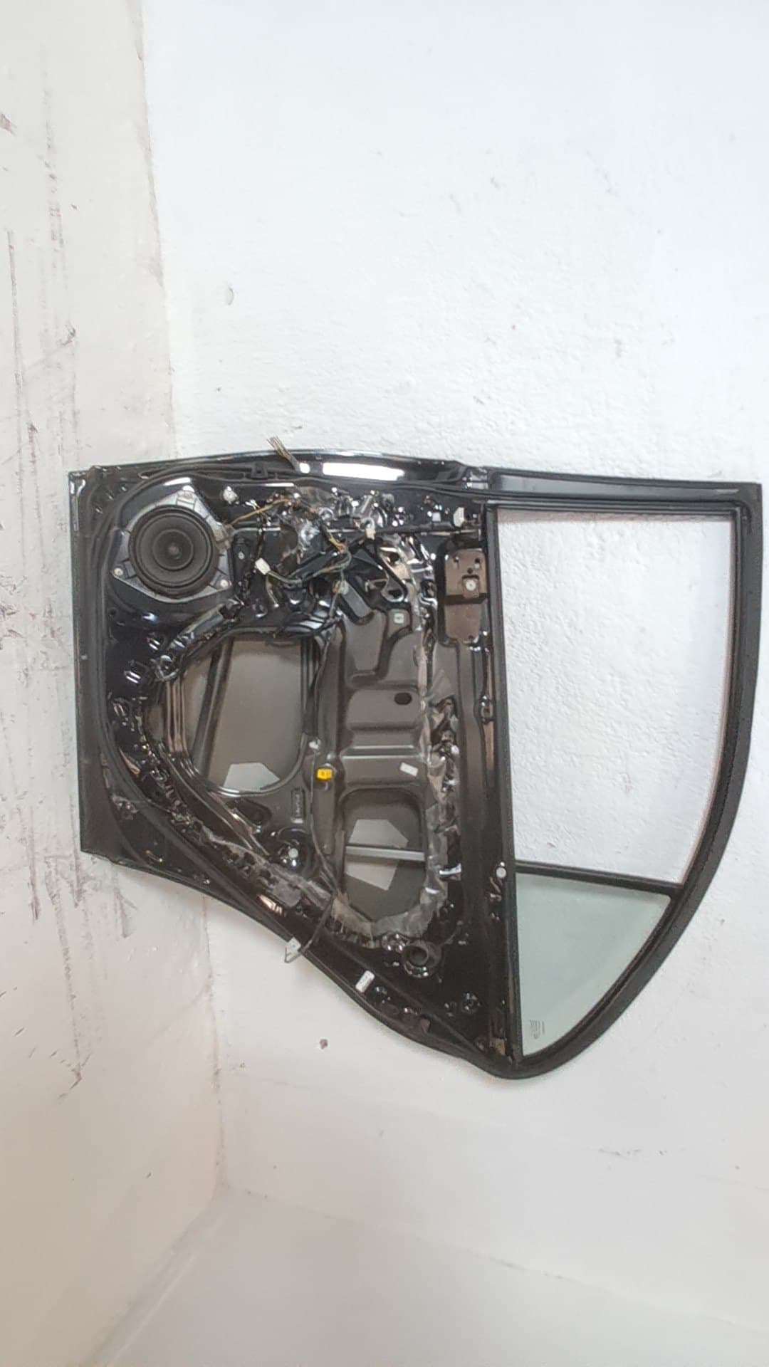 Puerta trasera derecha TOYOTA AVENSIS 2