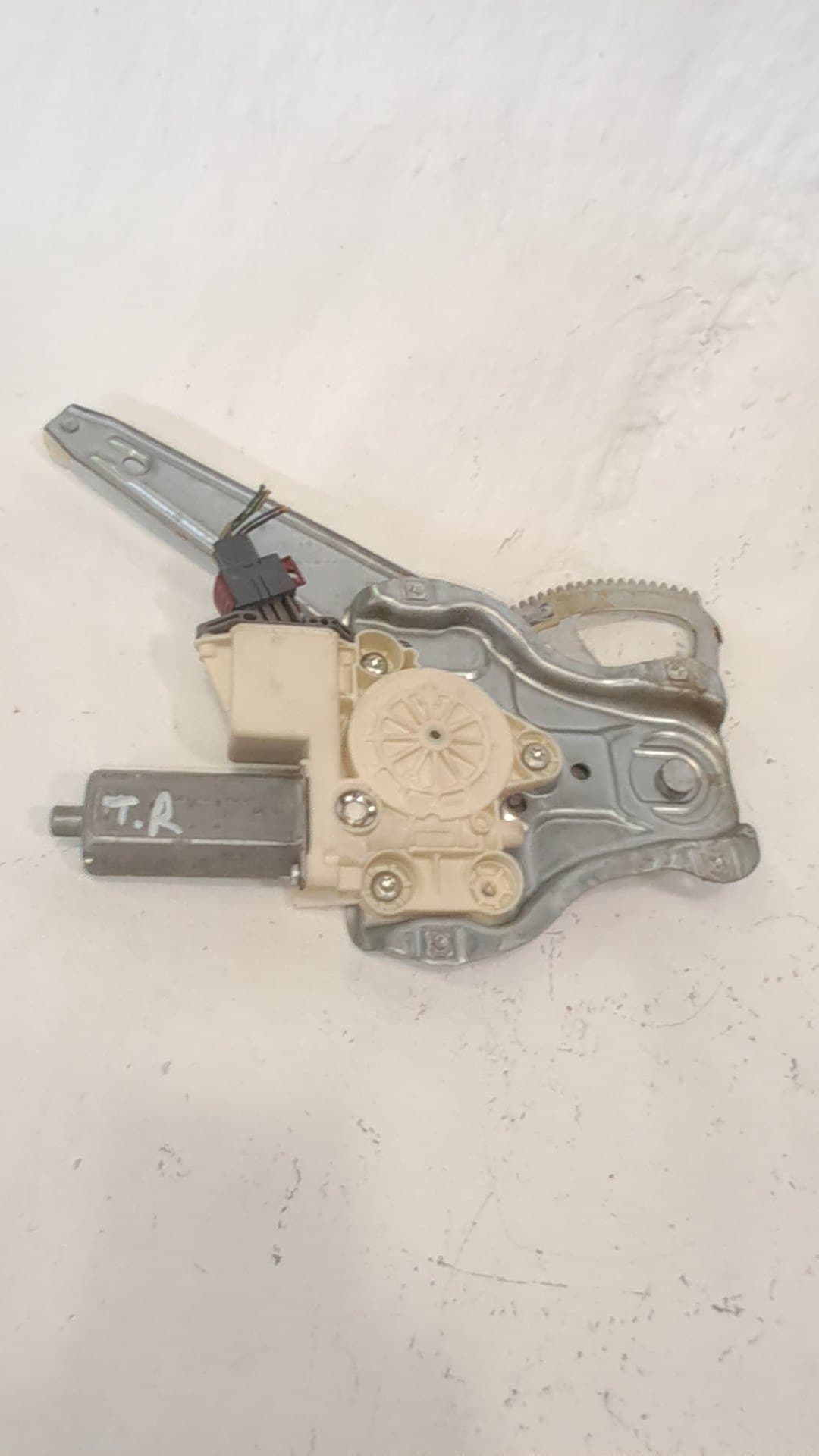 Elevalunas trasero derecho TOYOTA AVENSIS
