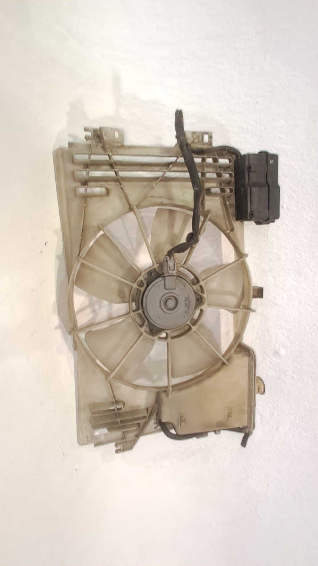 Electroventilador TOYOTA AVENSIS
