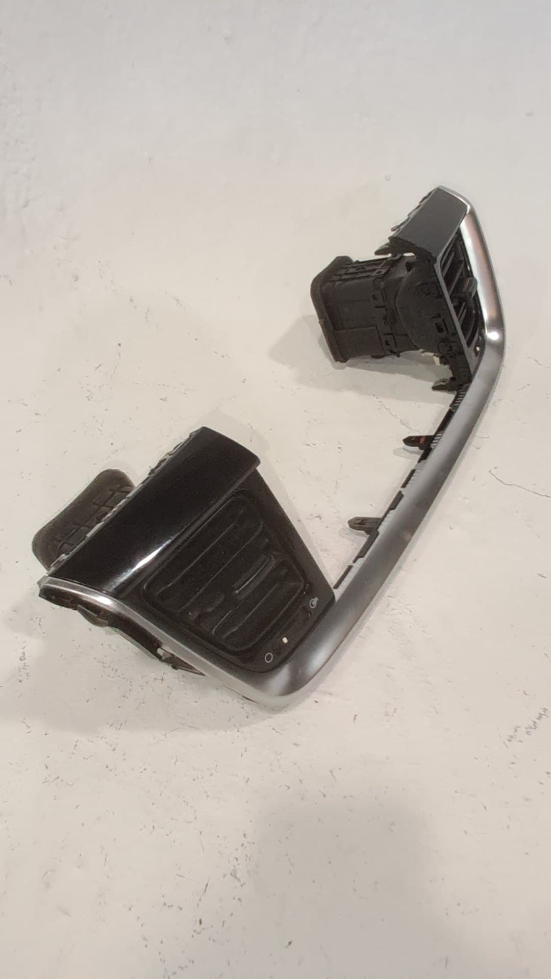 Recambio KIA STONIC ref. 84740H8AD0FHS 4