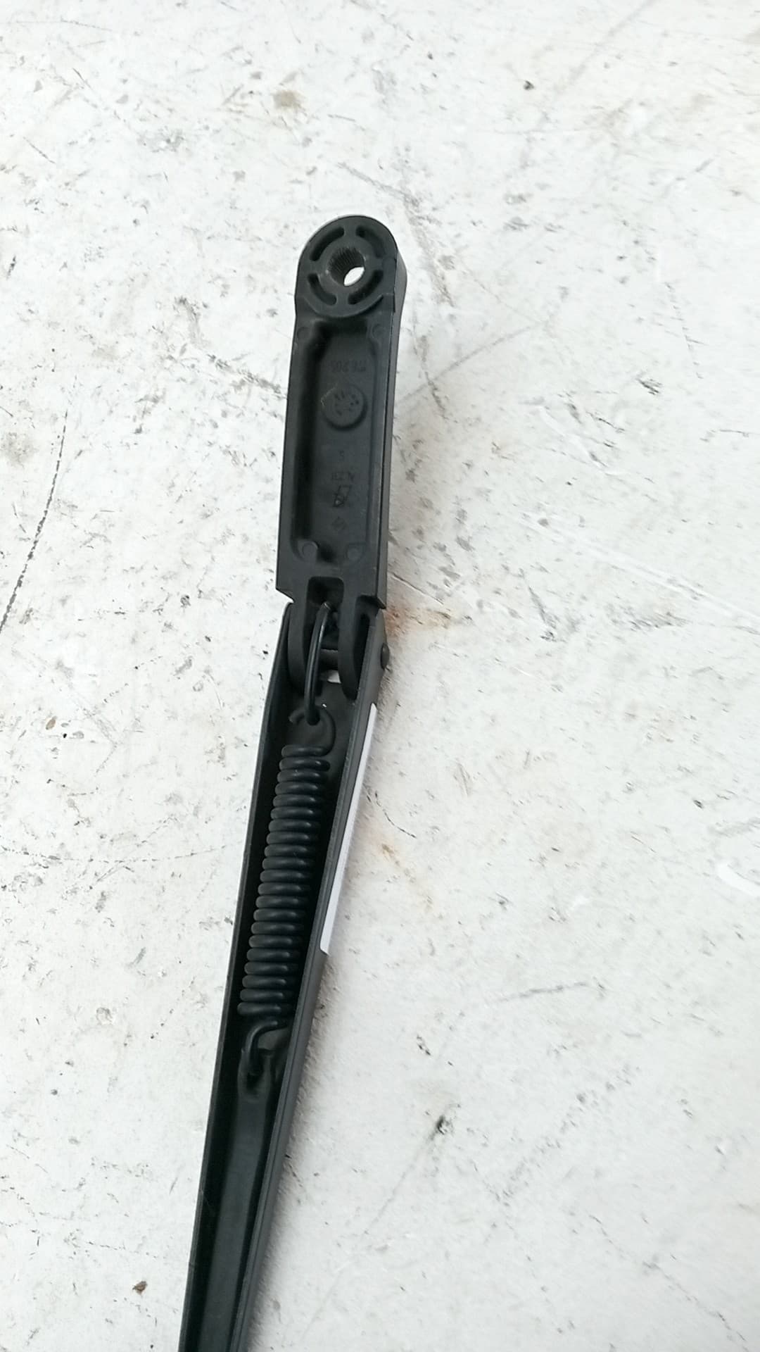 Brazo limpia delantero derecho VOLKSWAGEN TIGUAN (AX1) 3