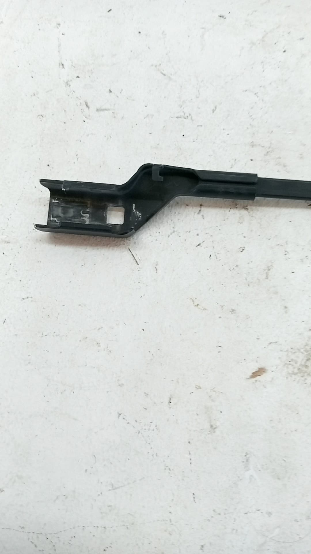 Brazo limpia delantero derecho VOLKSWAGEN TIGUAN (AX1) 2