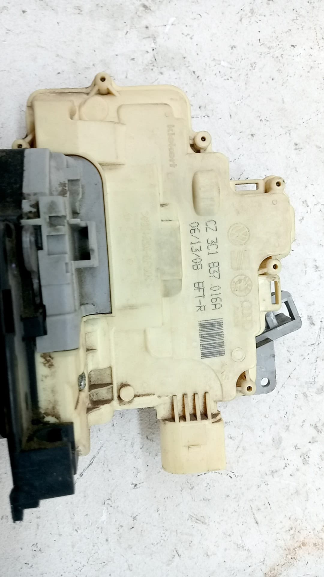 Cerradura puerta delantera derecha VOLKSWAGEN TIGUAN (AX1) 3