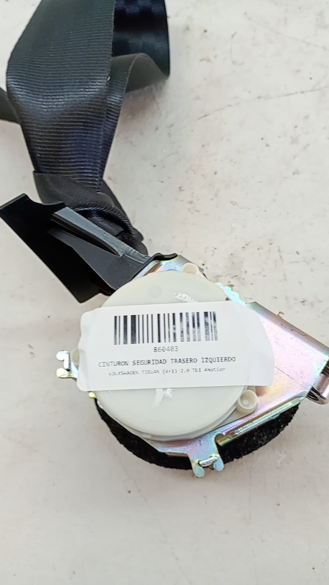 Cinturon seguridad trasero izquierdo VOLKSWAGEN TIGUAN (AX1)