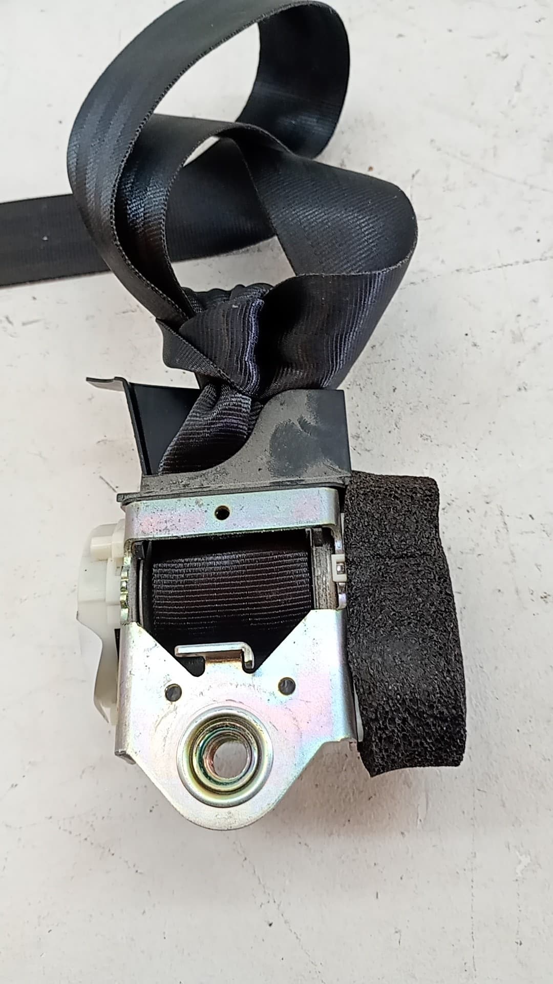 Cinturon seguridad trasero izquierdo VOLKSWAGEN TIGUAN (AX1) 4