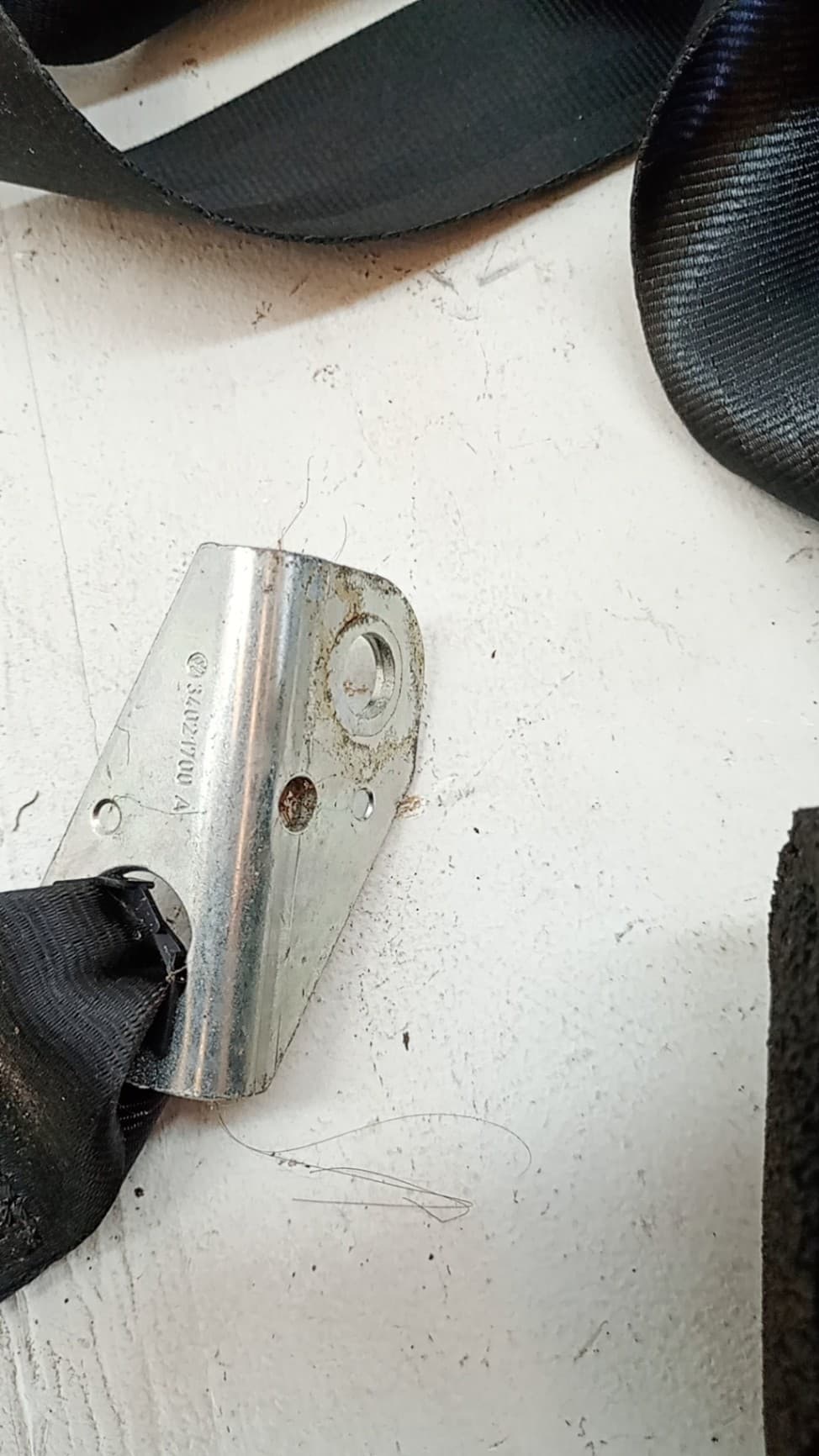 Cinturon seguridad trasero izquierdo VOLKSWAGEN TIGUAN (AX1) 3