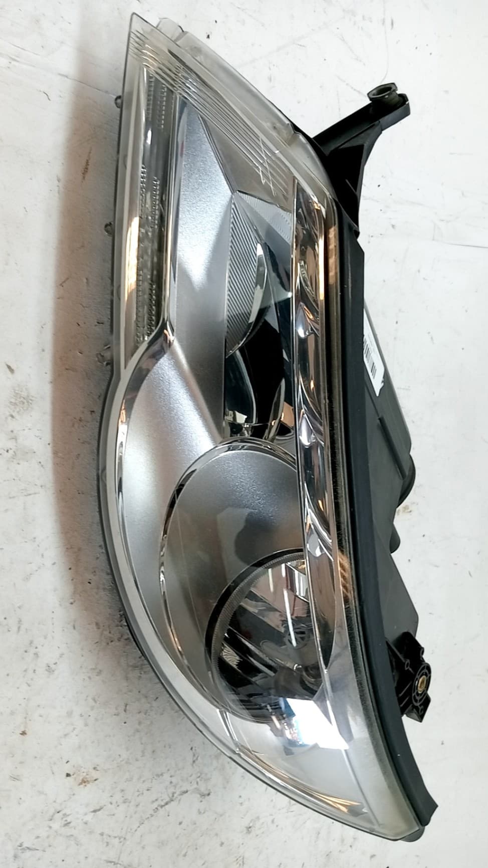 Faro izquierdo VOLKSWAGEN TIGUAN (AX1)