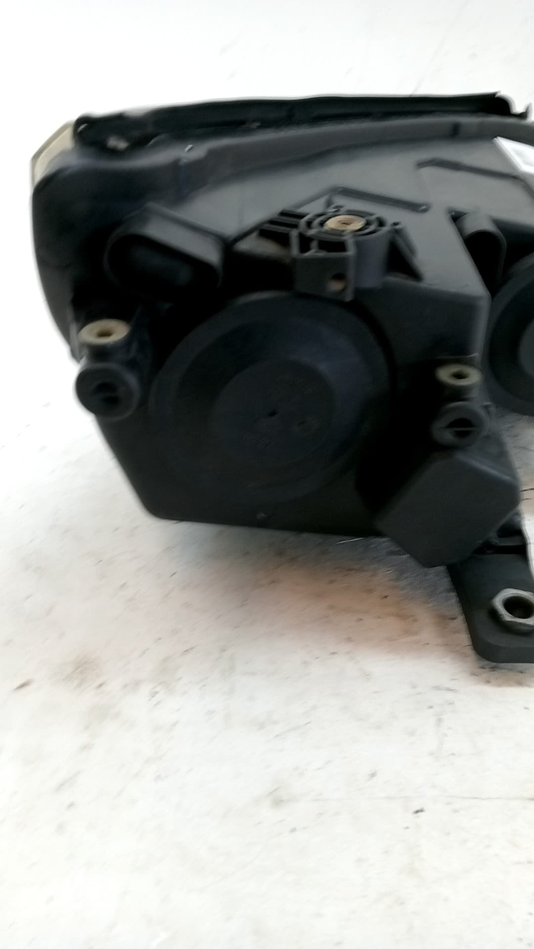 Faro izquierdo VOLKSWAGEN TIGUAN (AX1) 4