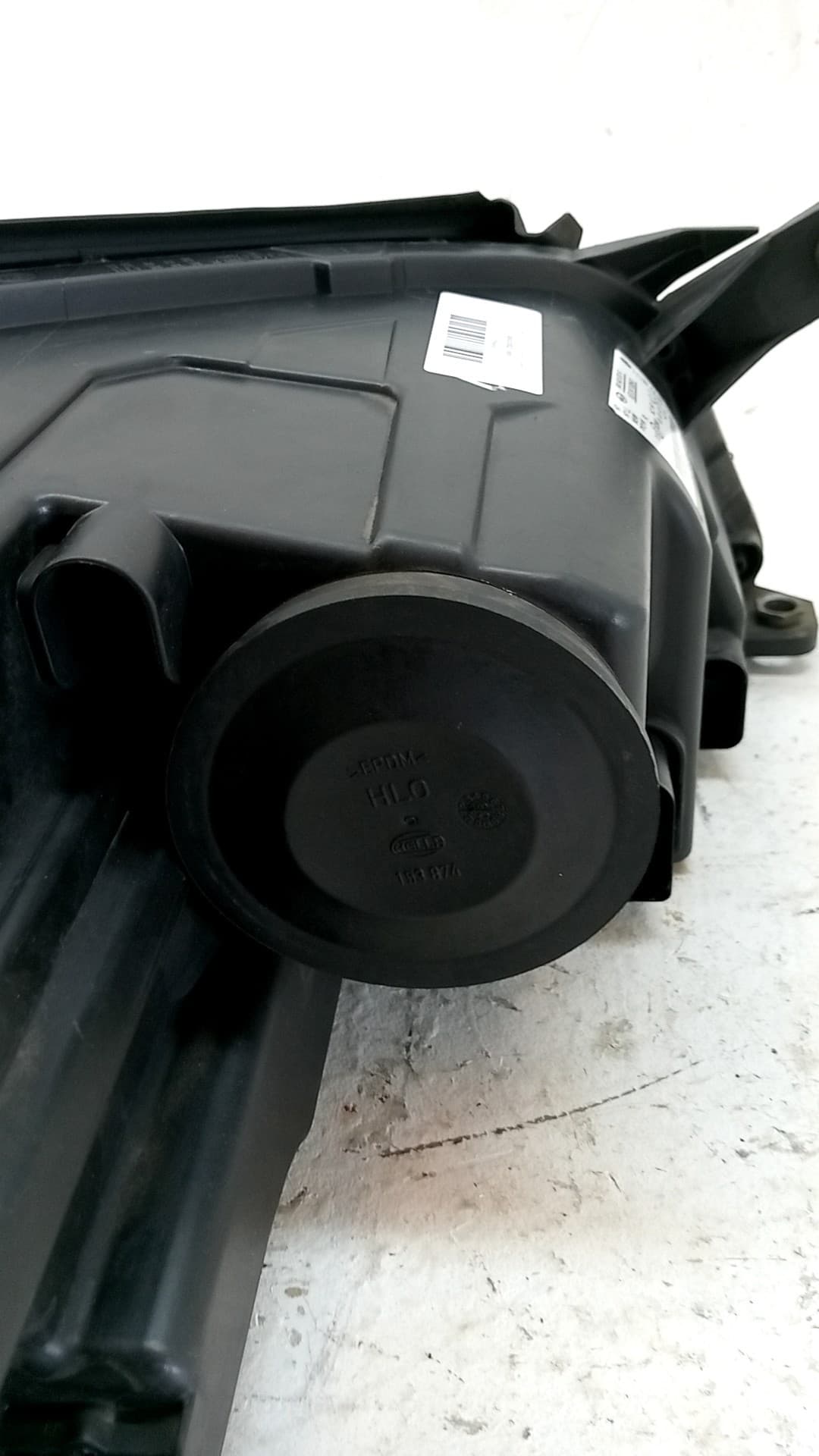 Faro izquierdo VOLKSWAGEN TIGUAN (AX1) 3