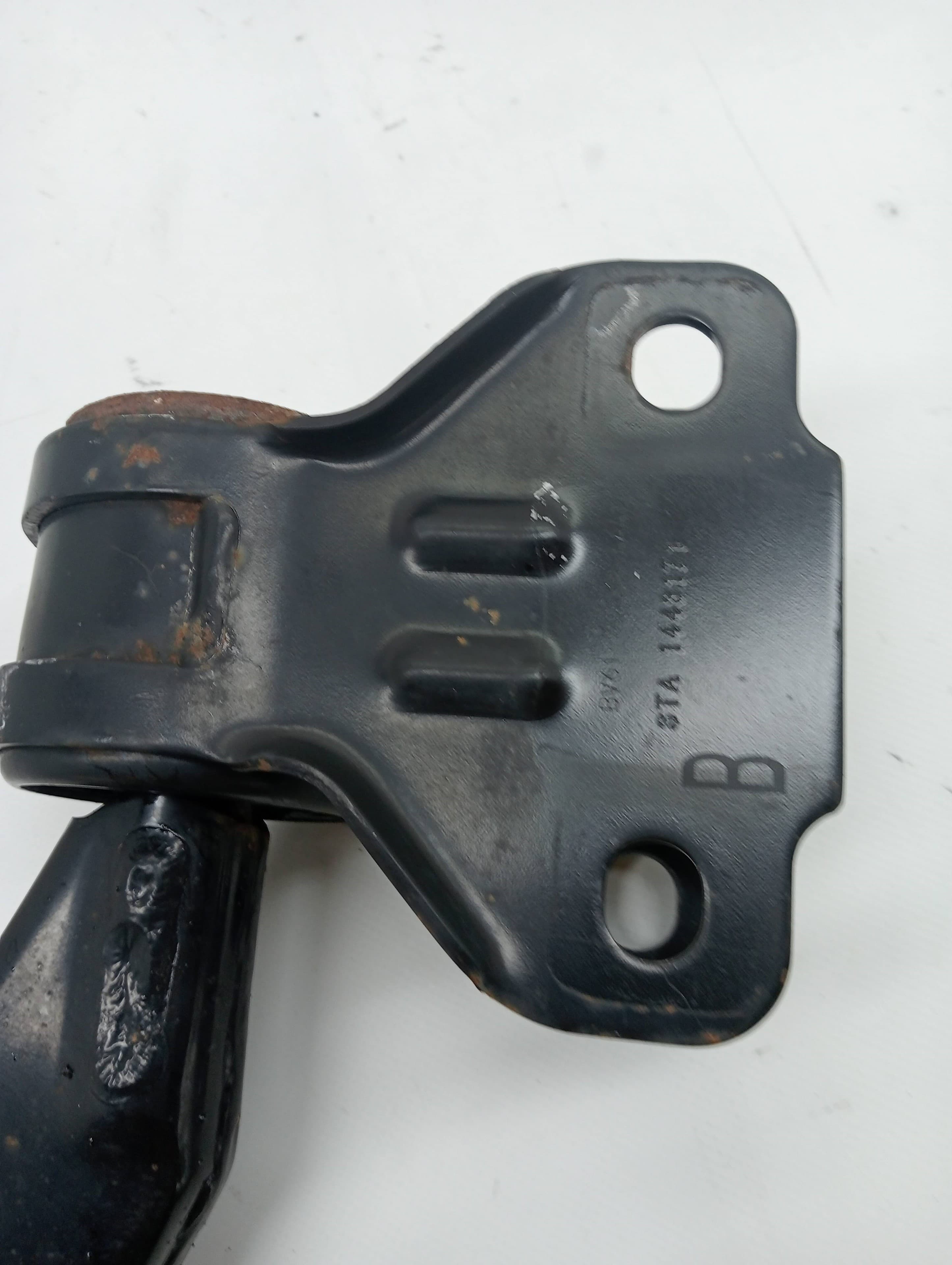 Brazo suspension inferior delantero derecho FORD FOCUS TURN 2
