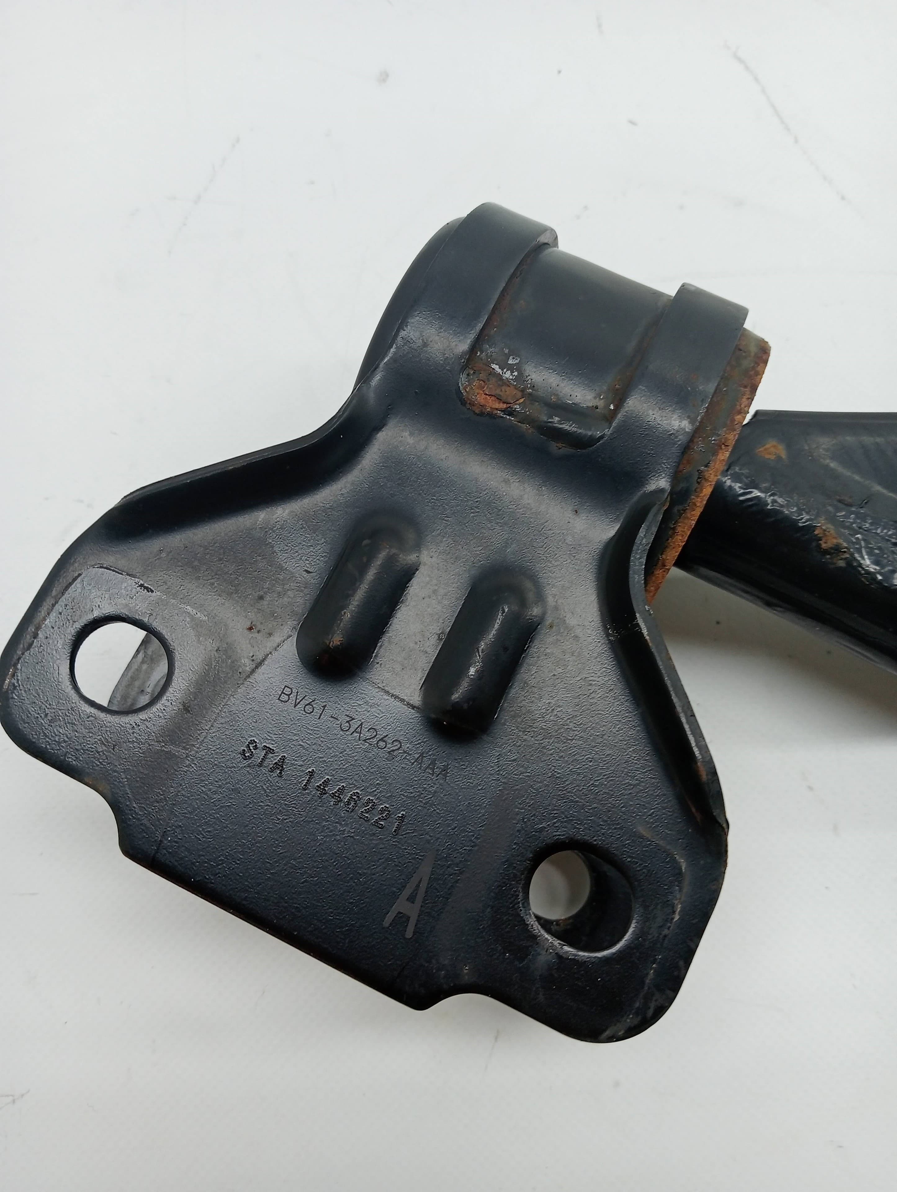 Brazo suspension inferior delantero izquierdo FORD FOCUS TURN 2