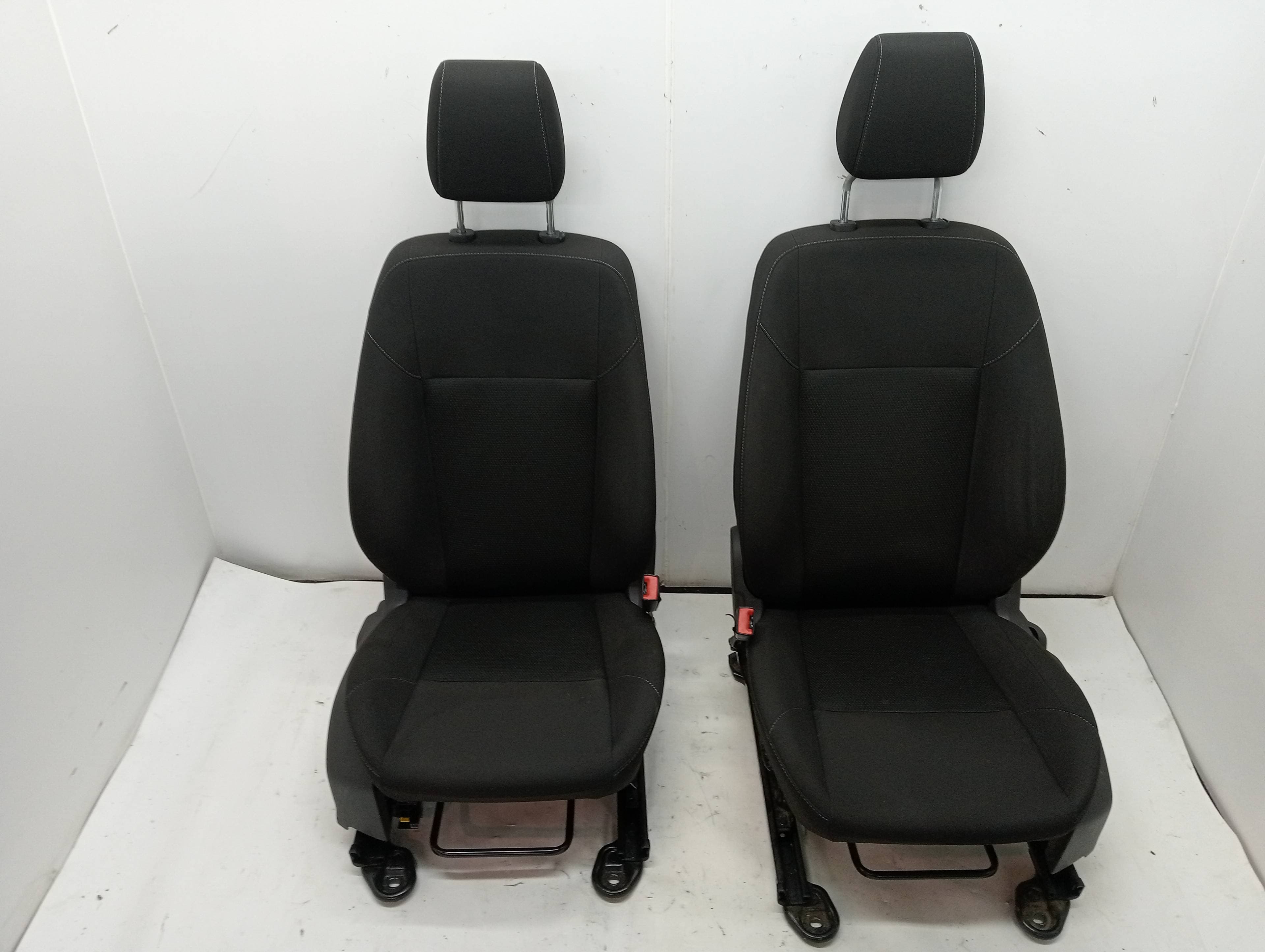 Juego asientos completo FORD FOCUS TURN