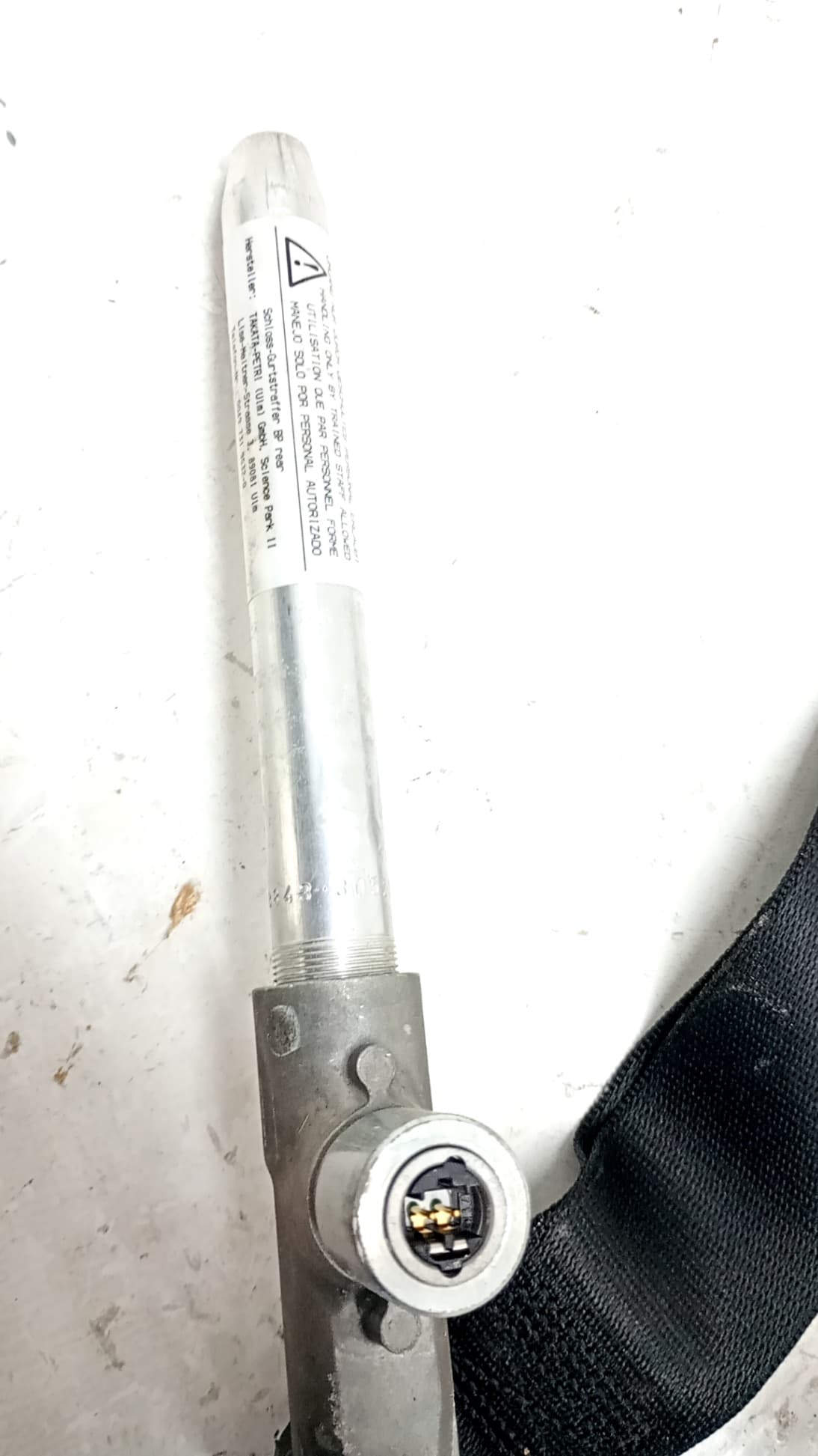 Enganche cinturon trasero derecho BMW SERIE 3 BERLINA (E46) 2
