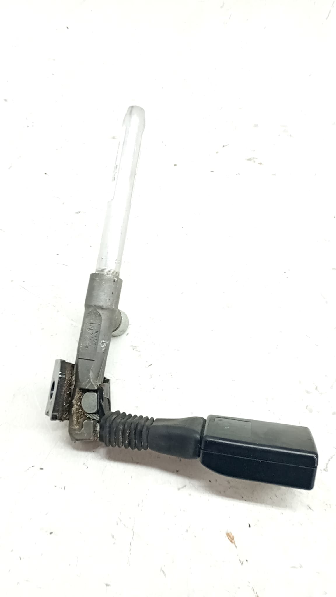 Enganche cinturon trasero izquierdo BMW SERIE 3 BERLINA (E46) 3