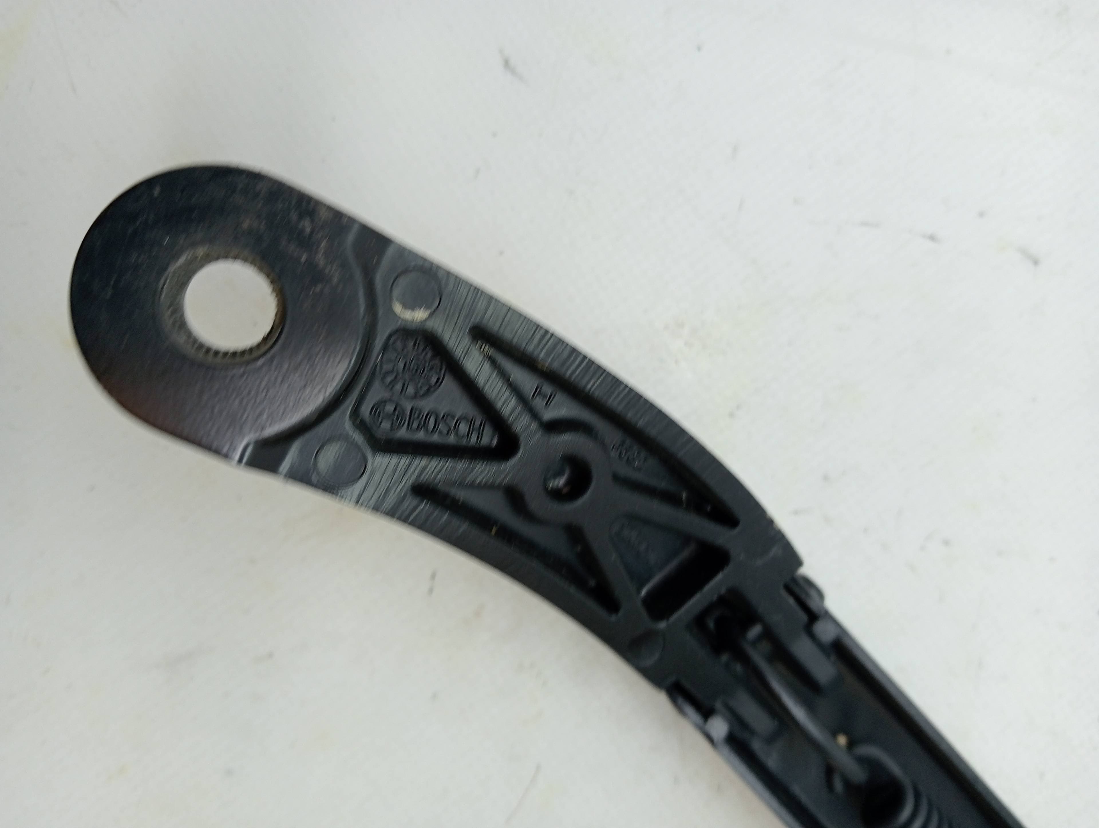 Brazo limpia delantero derecho OPEL ASTRA K LIM 3