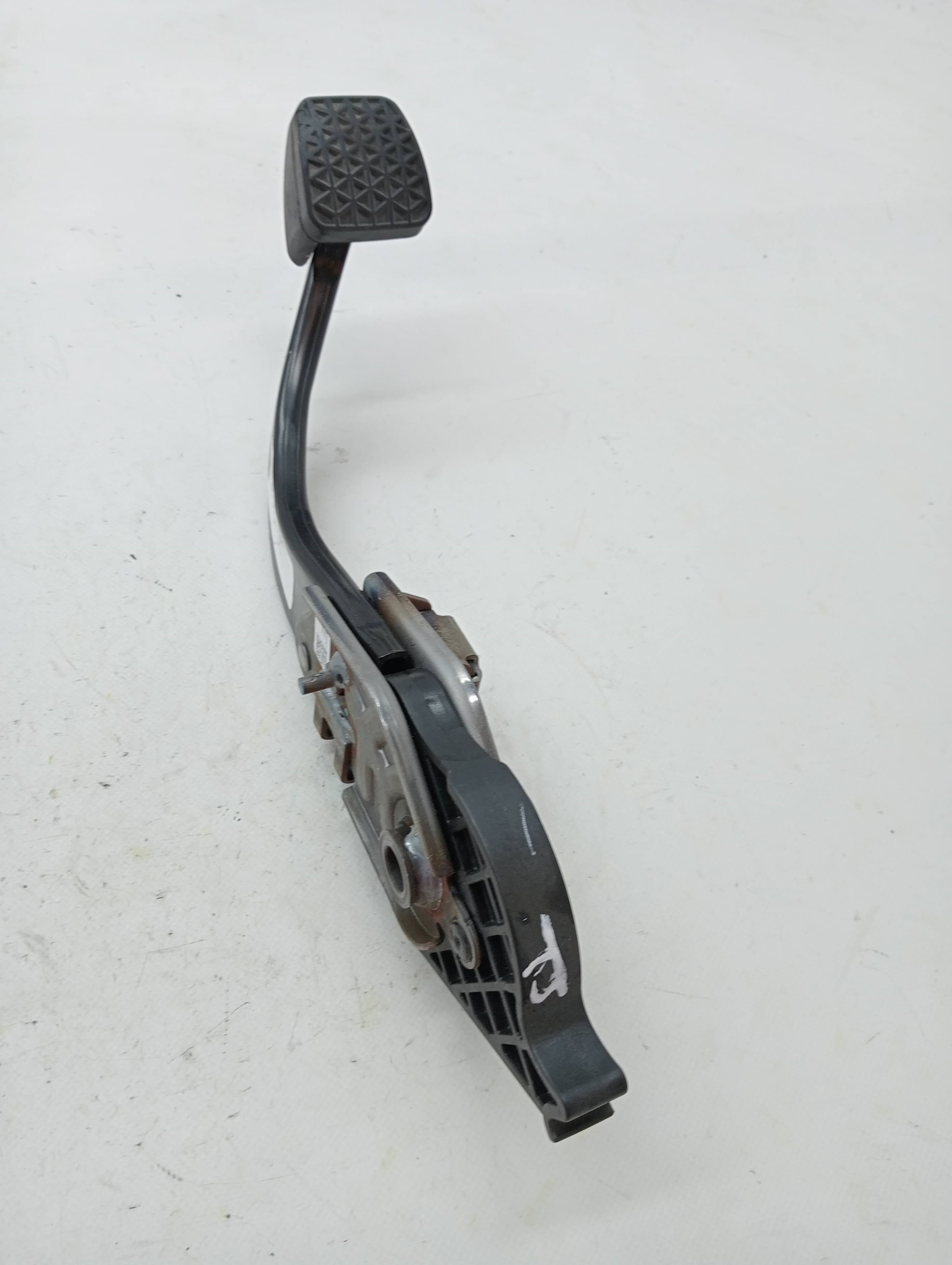 Pedal freno OPEL ASTRA K LIM 3