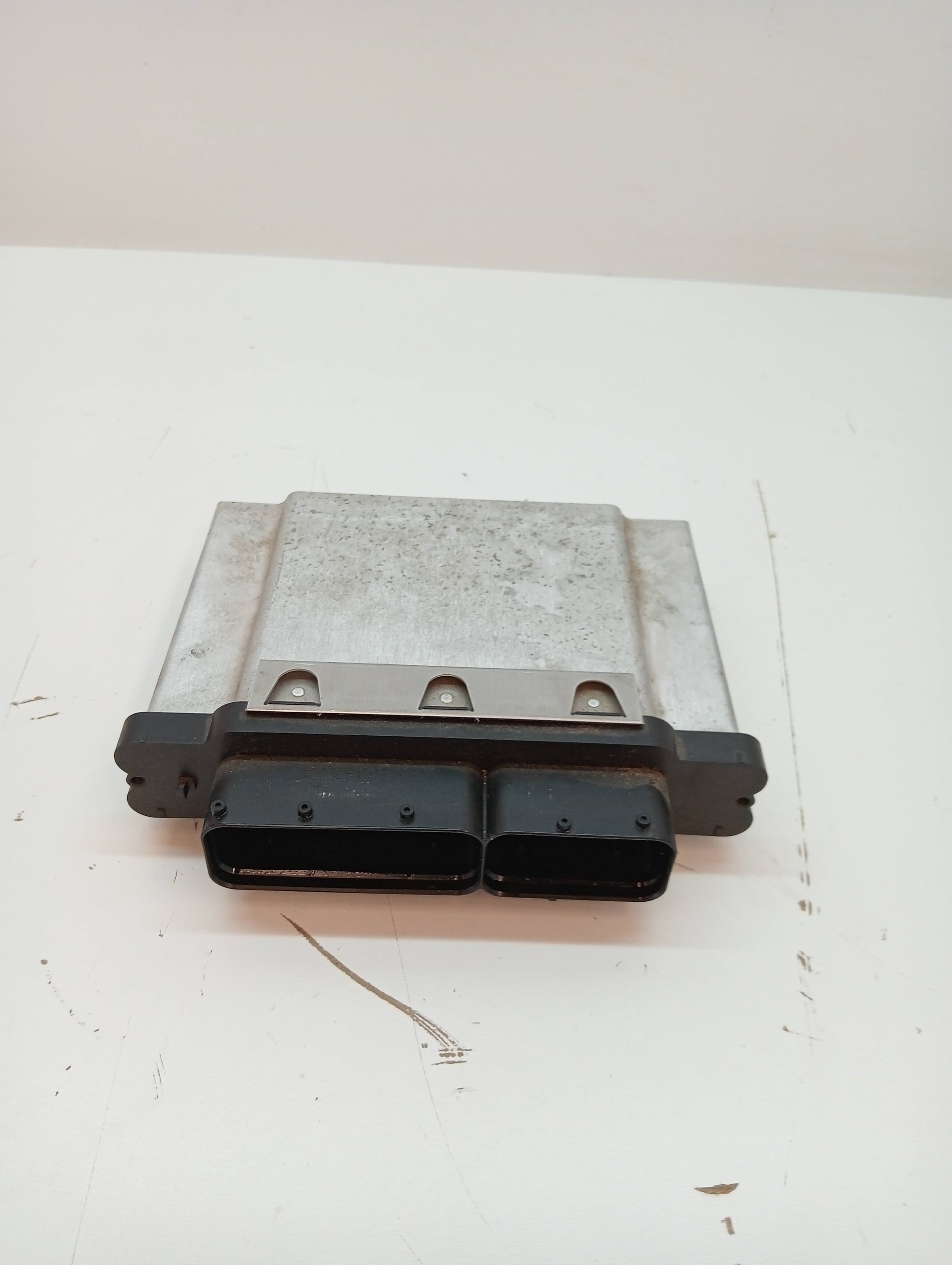 Centralita motor uce AUDI Q3 (8UG) 2