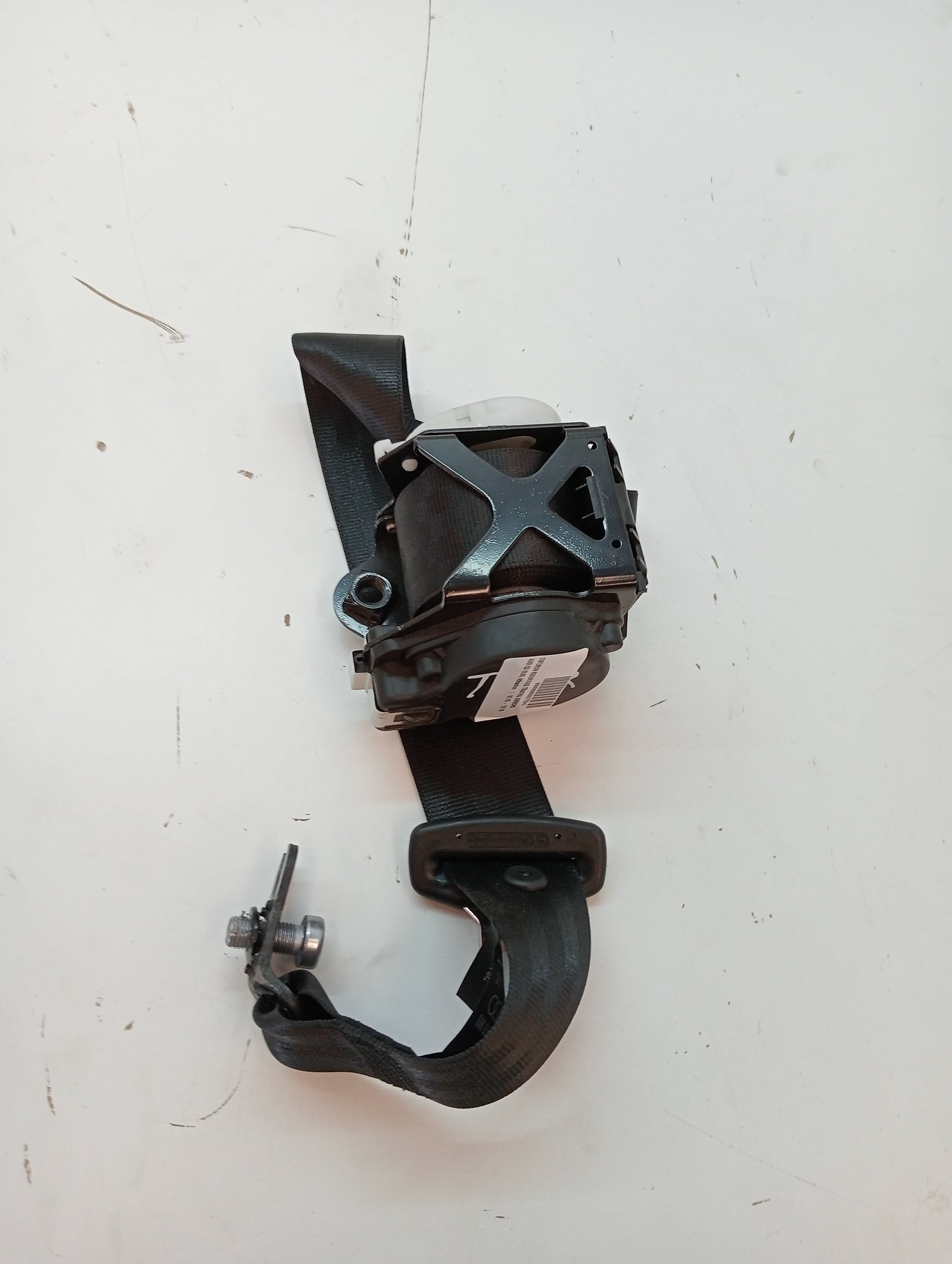 Cinturon seguridad trasero derecho AUDI Q3 (8UG)
