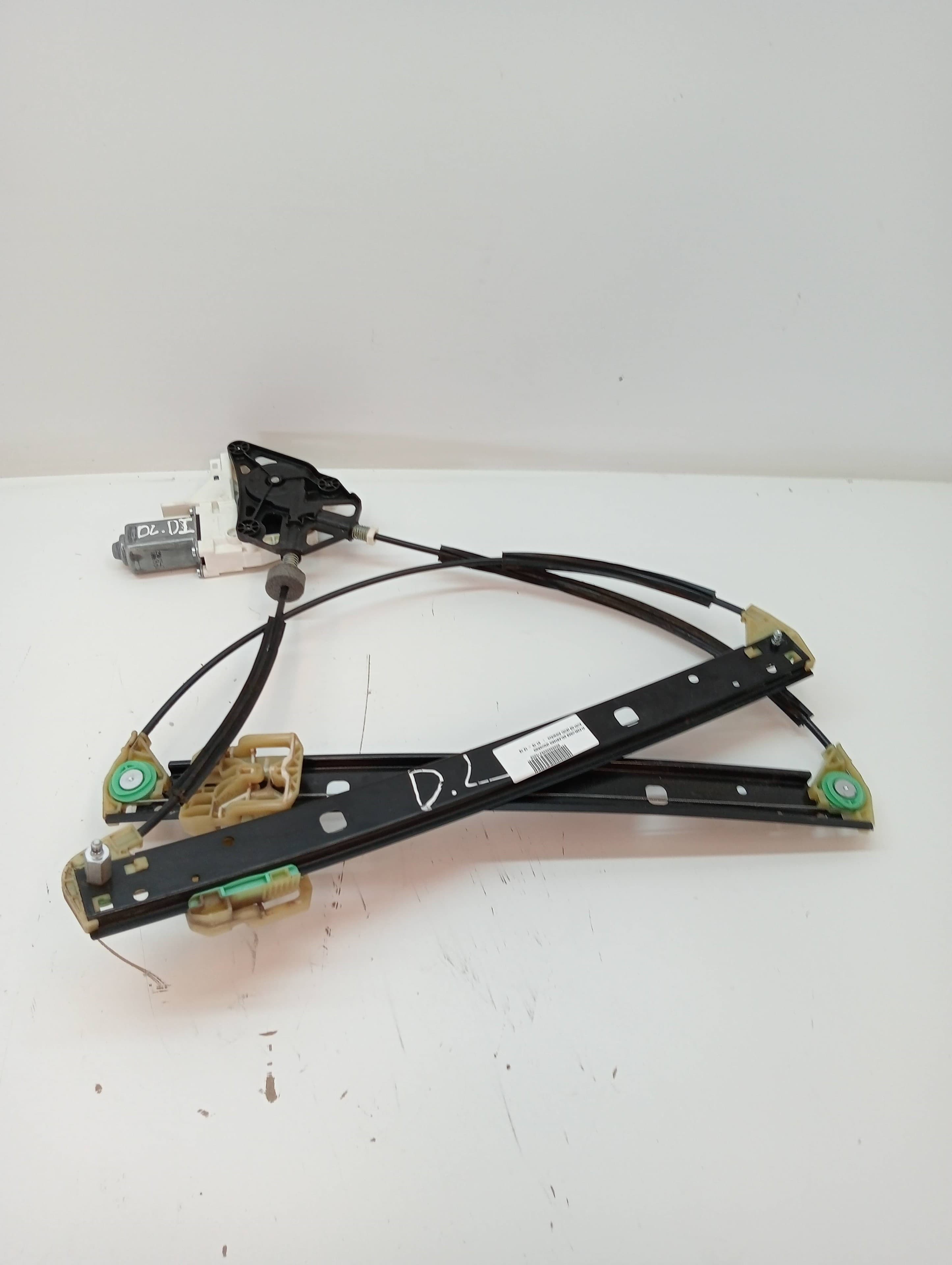 Elevalunas delantero izquierdo AUDI Q3 (8UG)