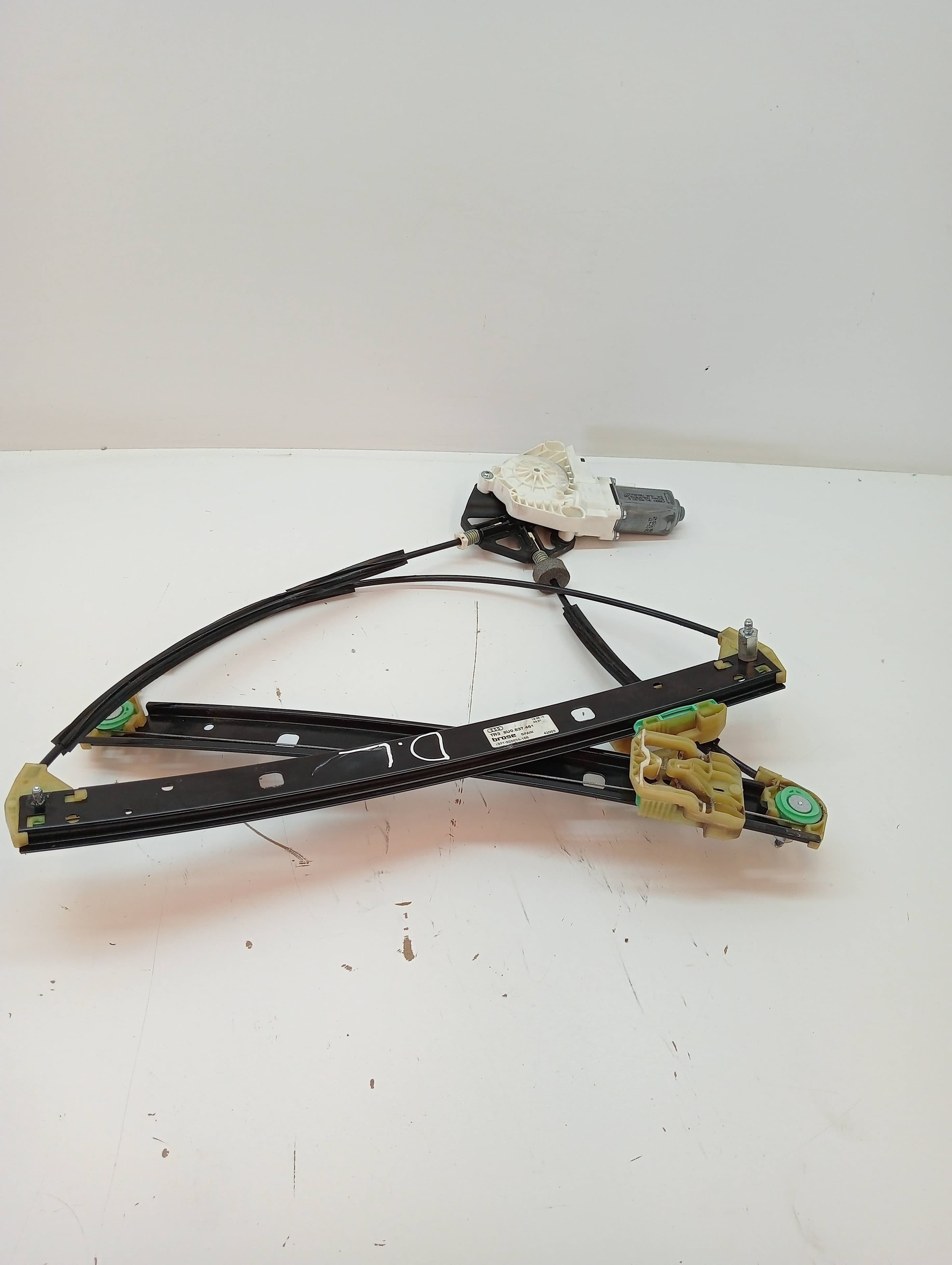 Elevalunas delantero izquierdo AUDI Q3 (8UG) 2