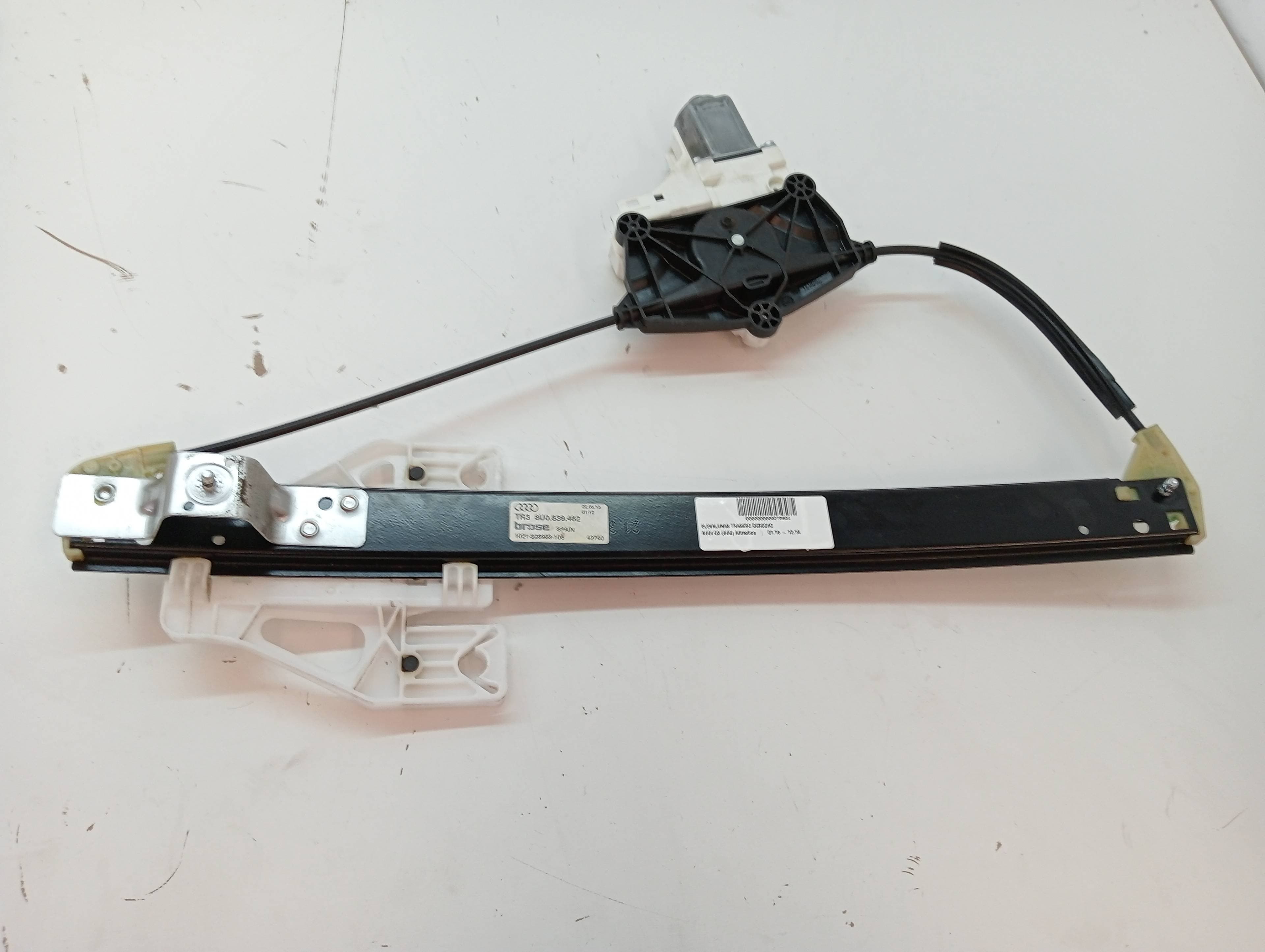 Elevalunas trasero derecho AUDI Q3 (8UG)