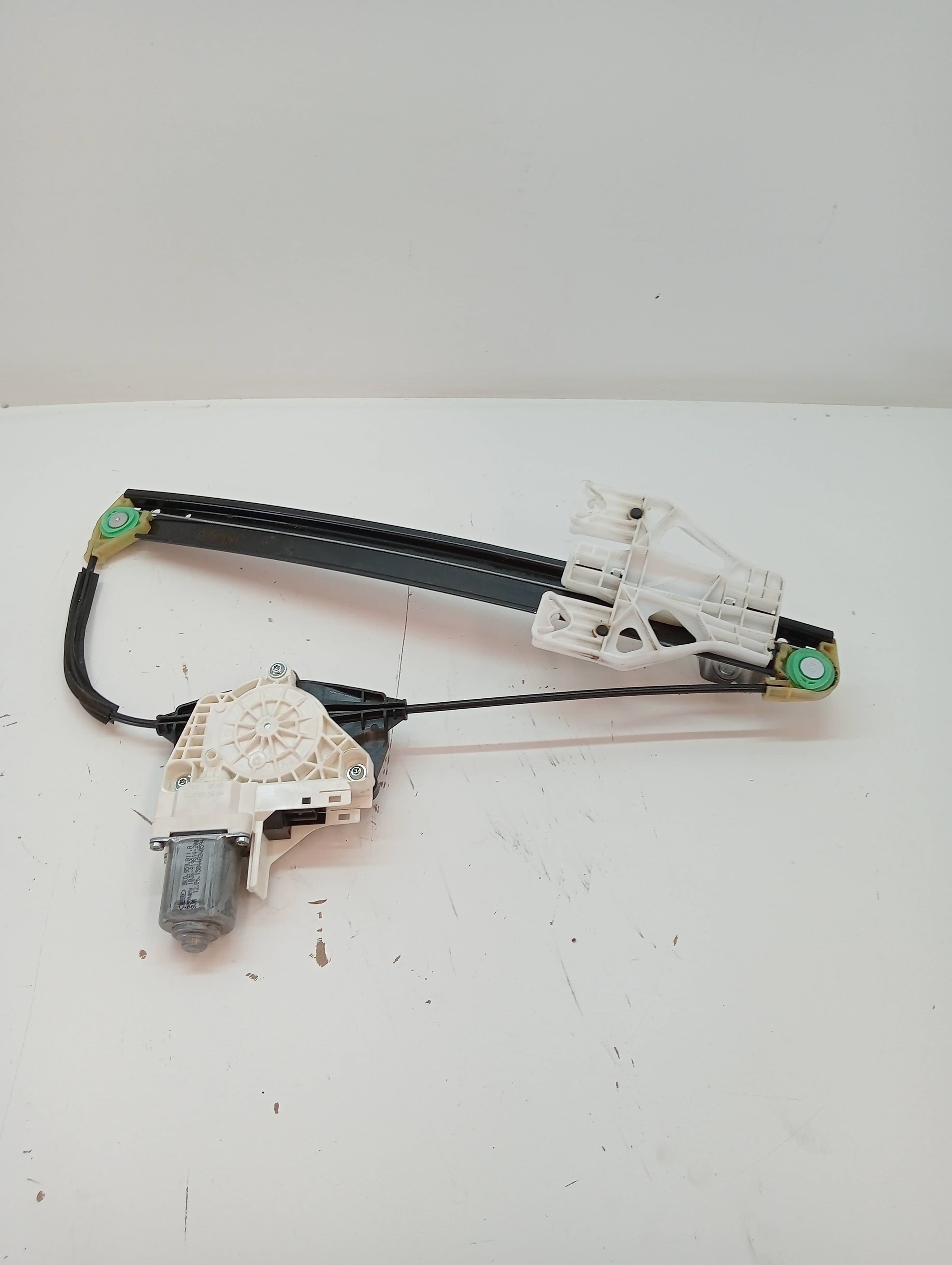 Elevalunas trasero izquierdo AUDI Q3 (8UG) 2