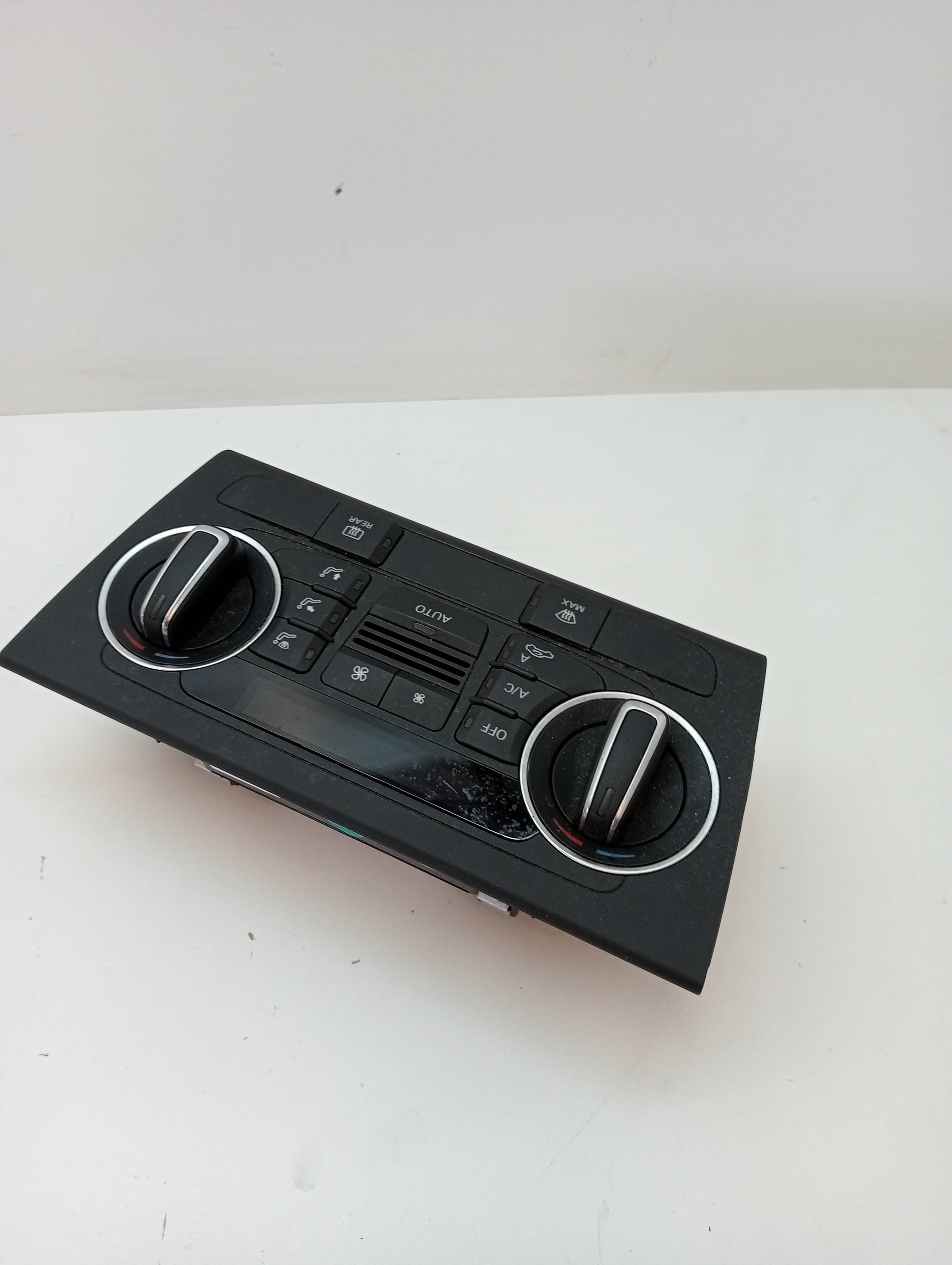 Recambio AUDI Q3 (8UG) ref. 8U0820043F