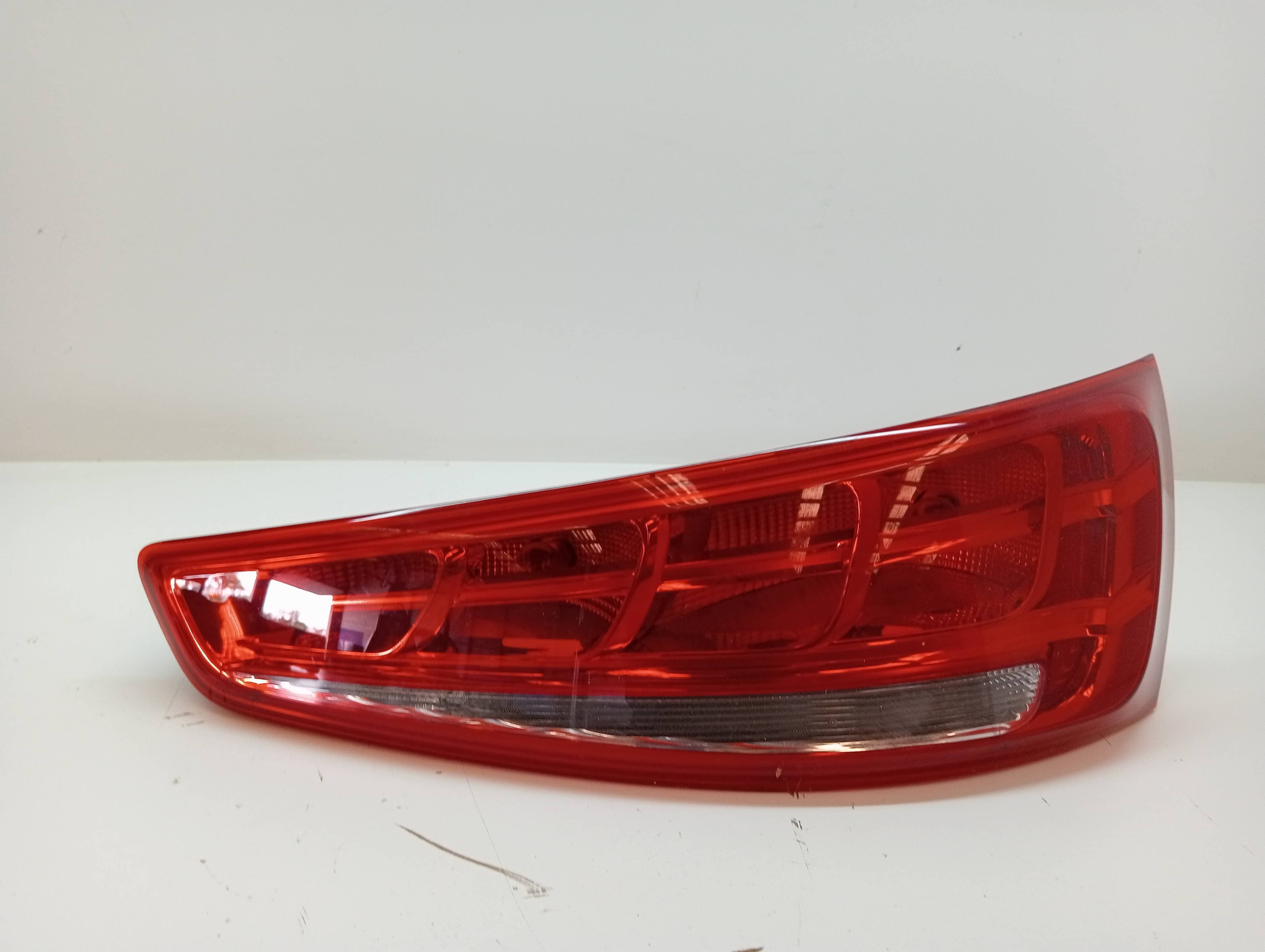 Piloto trasero derecho AUDI Q3 (8UG)