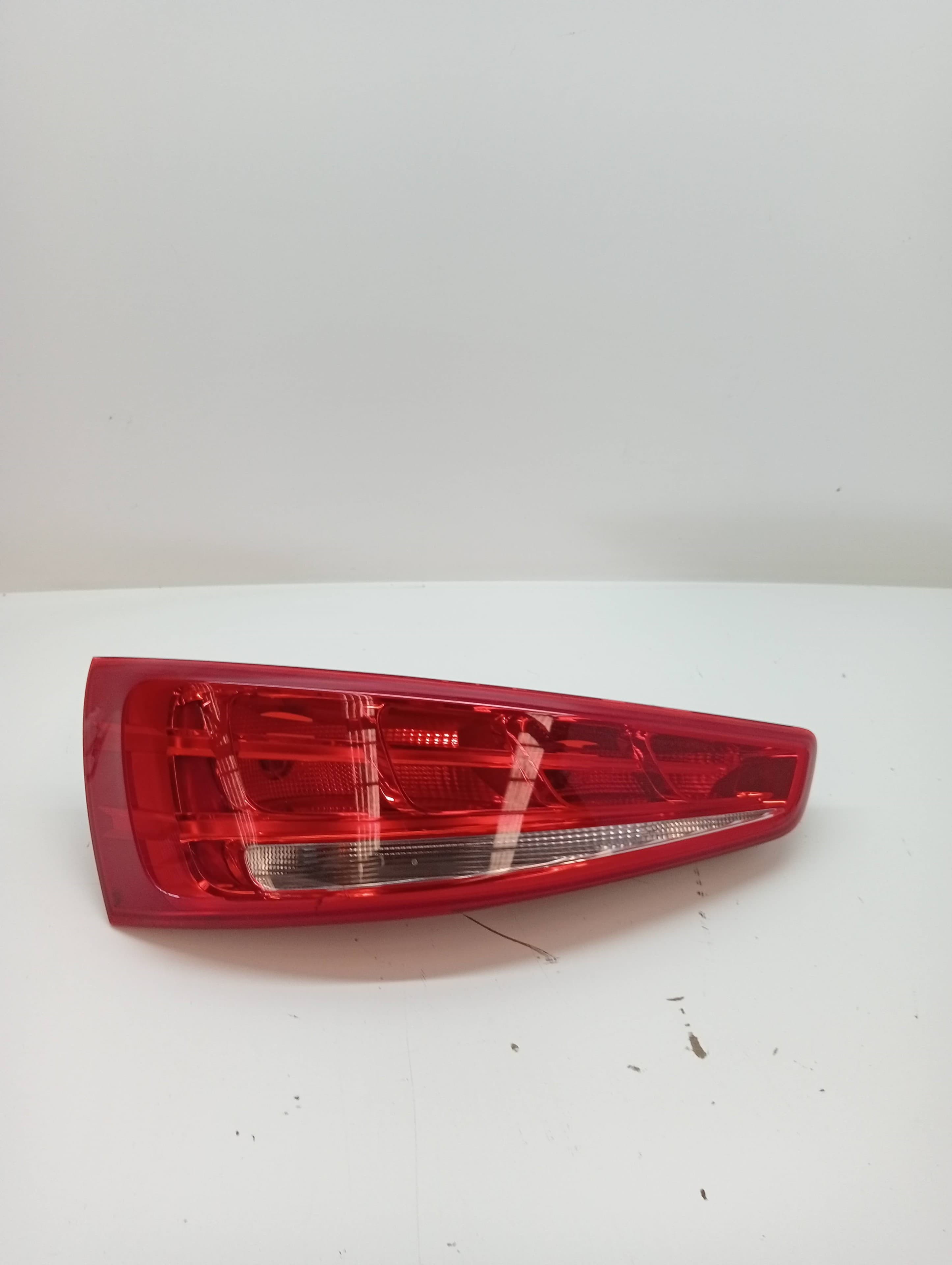 Piloto trasero izquierdo AUDI Q3 (8UG)