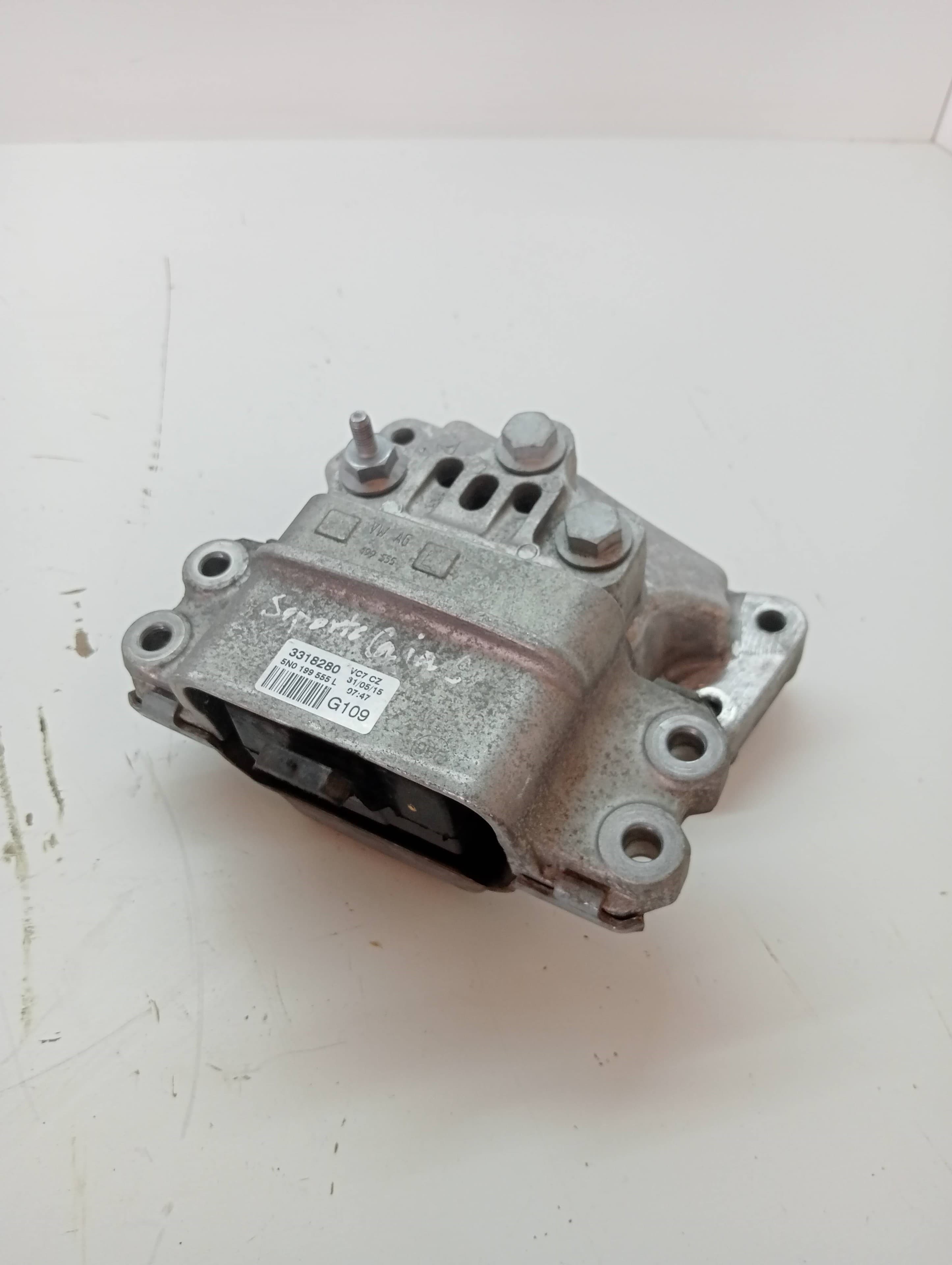 Soporte cambio AUDI Q3 (8UG)