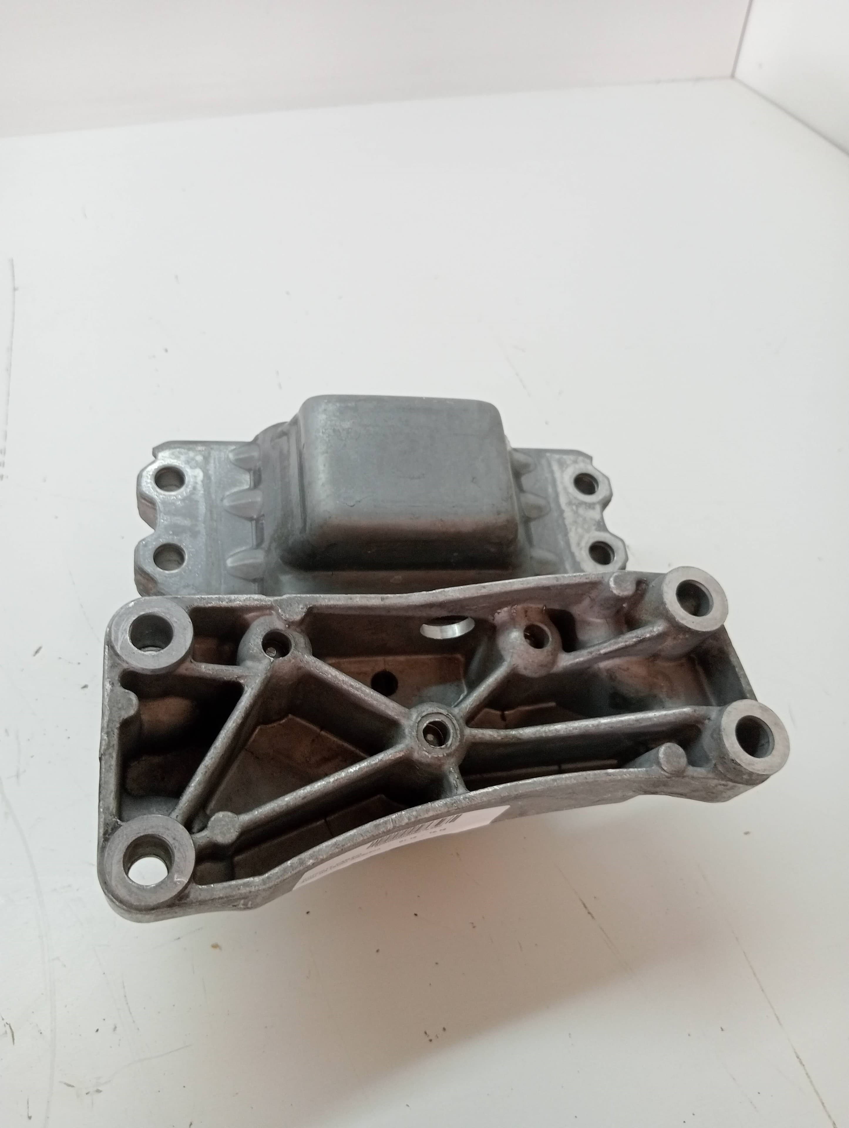 Soporte cambio AUDI Q3 (8UG) 3