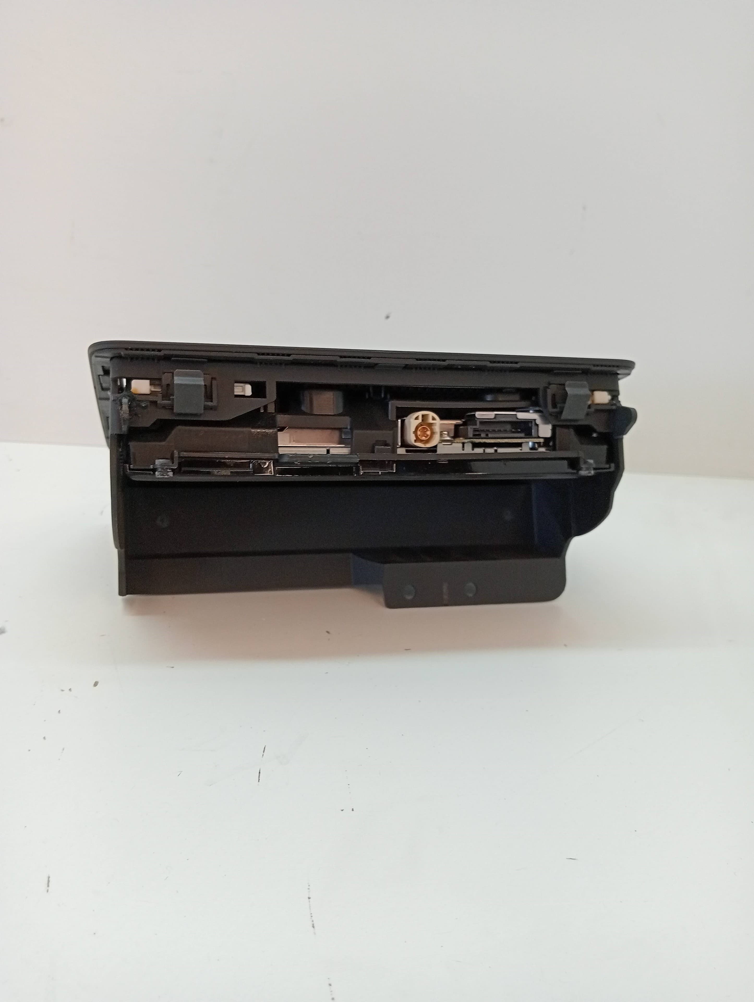 Pantalla multifuncion AUDI Q3 (8UG) 2