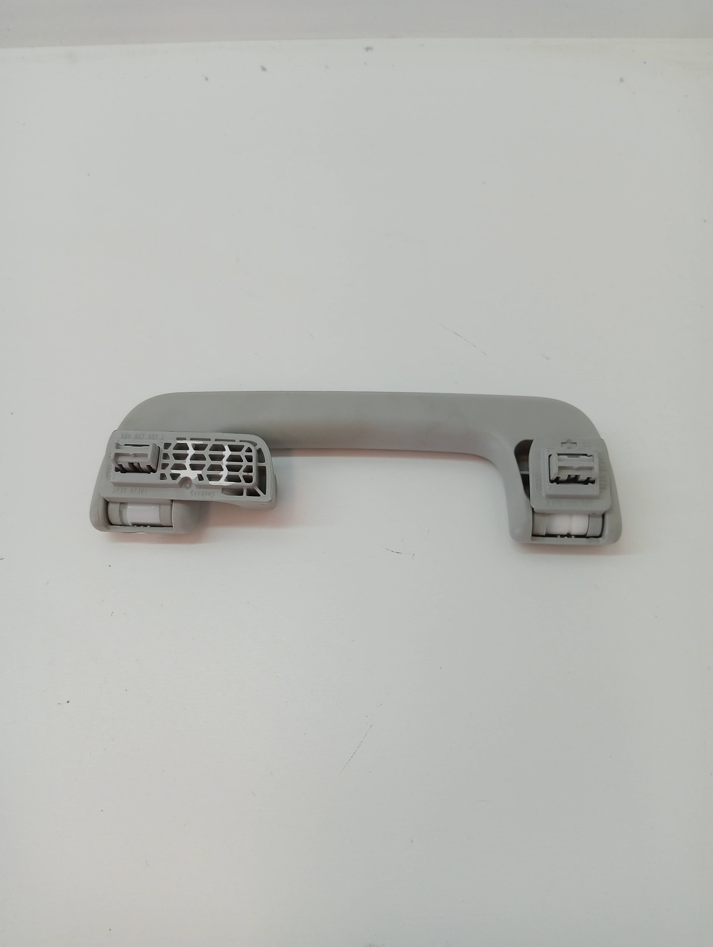 Agarraderos AUDI Q3 (8UG)
