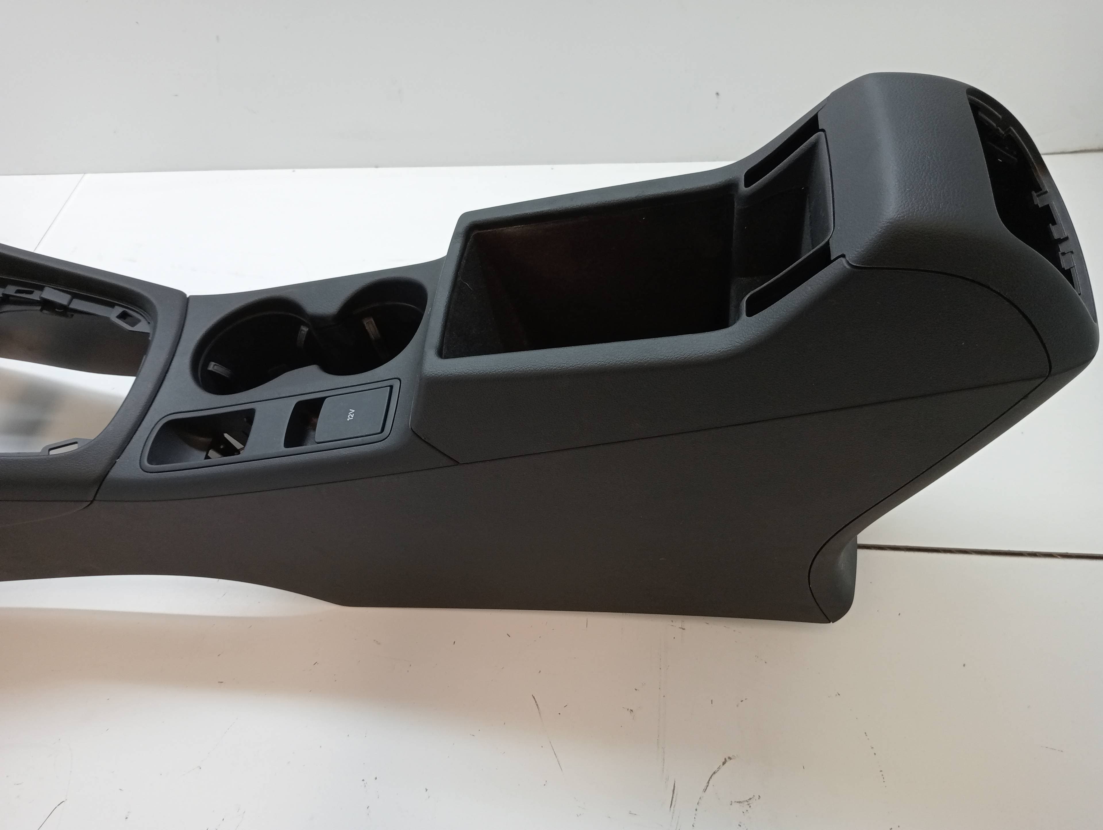 Consola central AUDI Q3 (8UG) 3